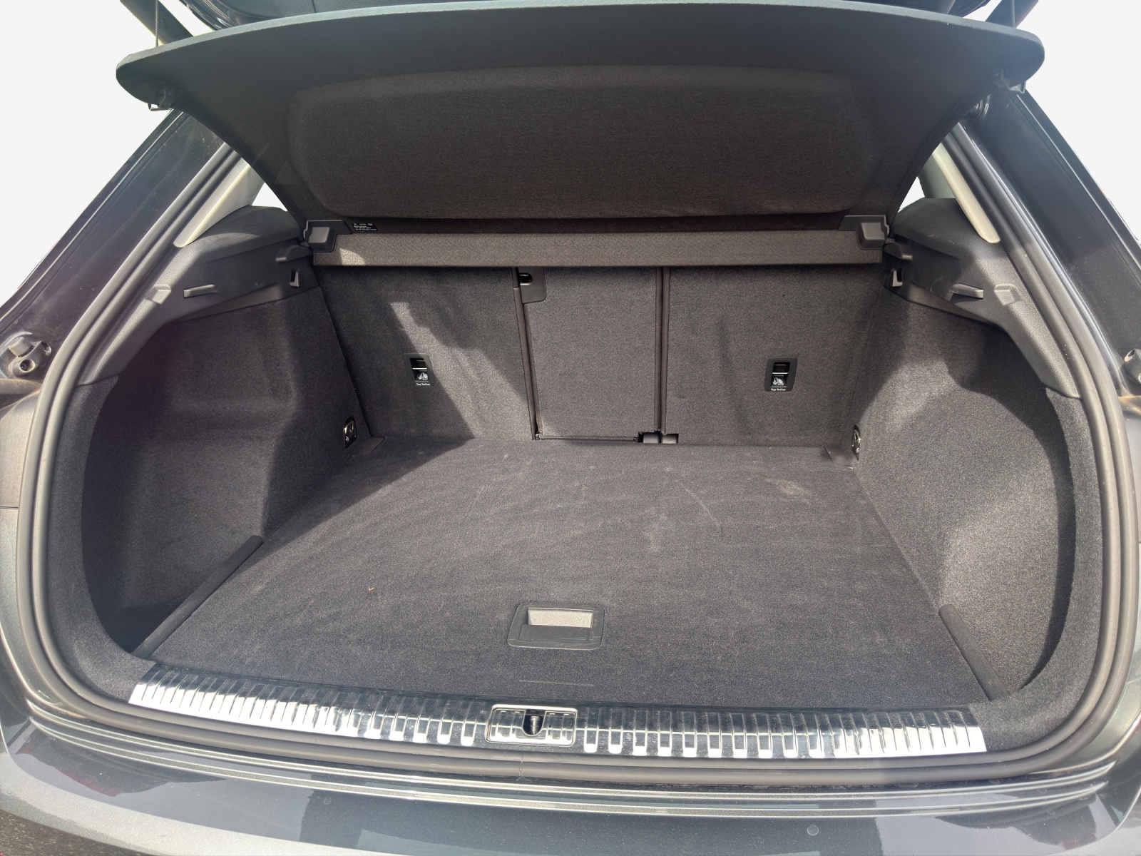 AUDI Q3 45 TFSI S line quattro S-tronic-image-12