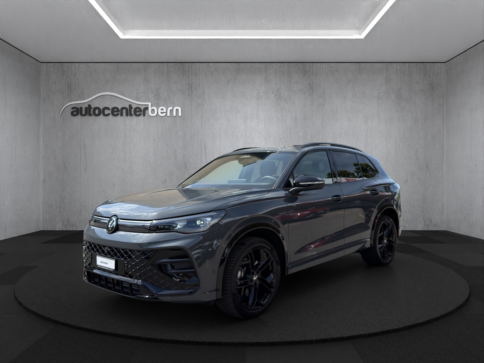 VW Tiguan 2.0 TDI SCR R-Line 4Motion DSG-image-2
