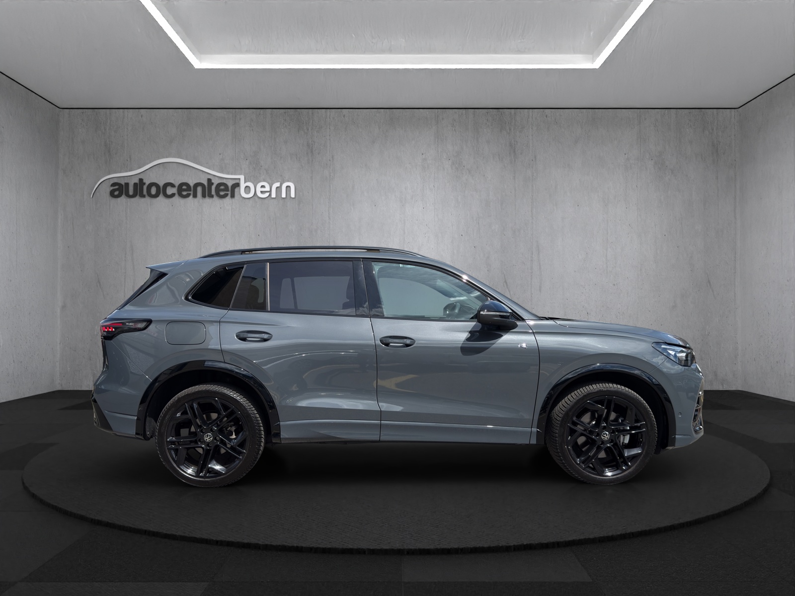 VW Tiguan 2.0 TDI SCR R-Line 4Motion DSG-image-7
