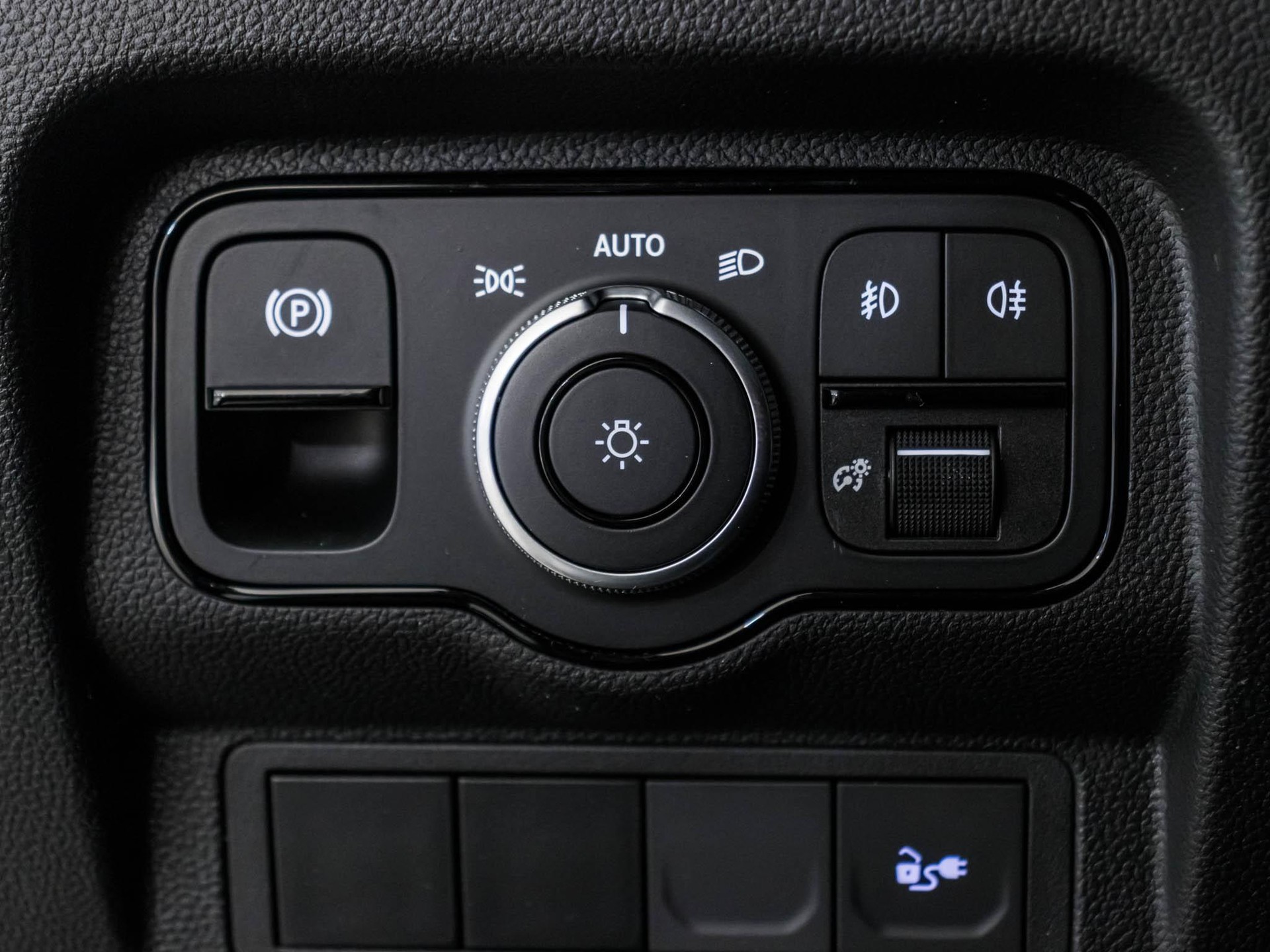 MERCEDES-BENZ eCitan Kasten BASE Standard-image-10