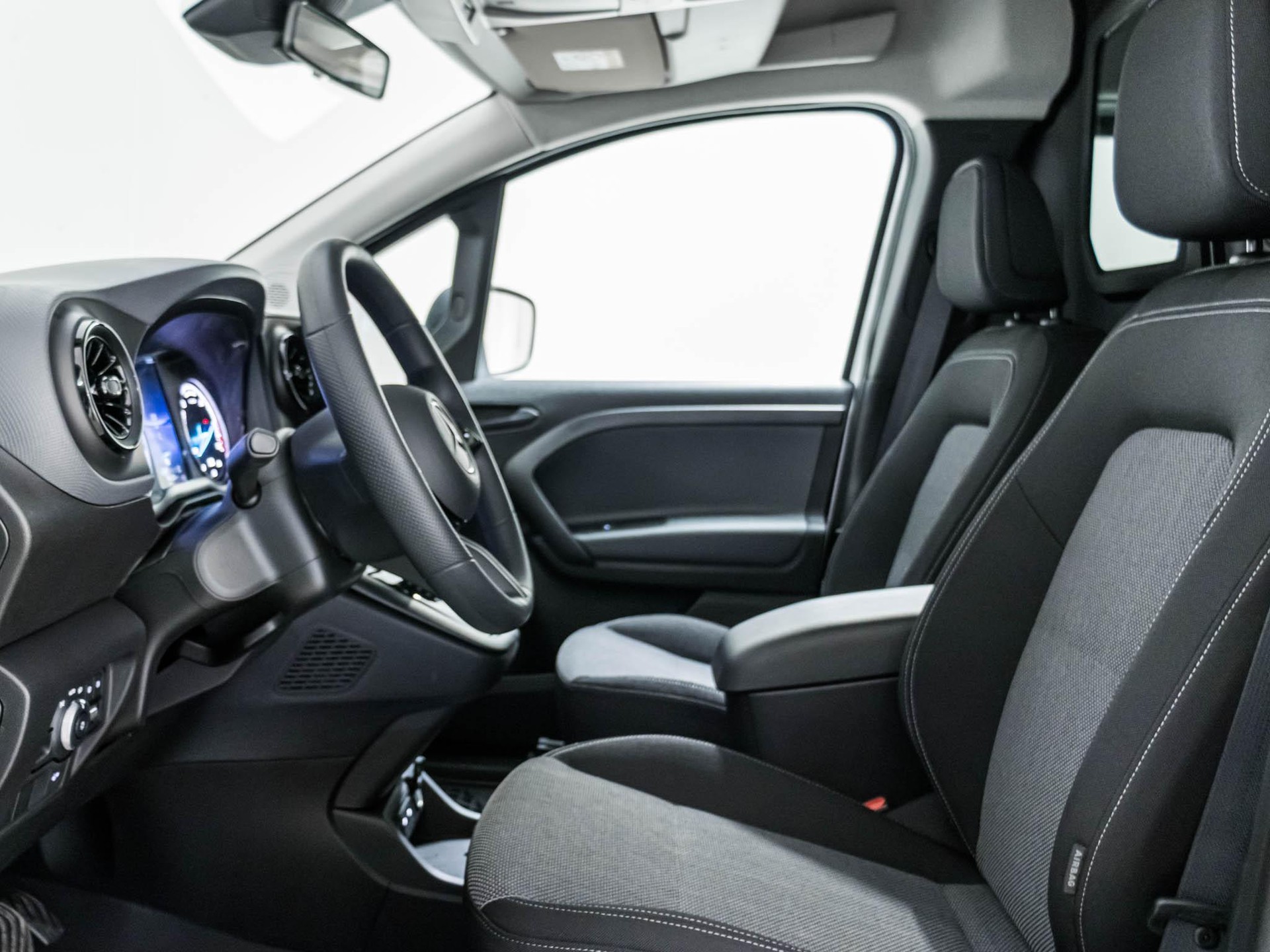 MERCEDES-BENZ eCitan Kasten BASE Standard-image-6