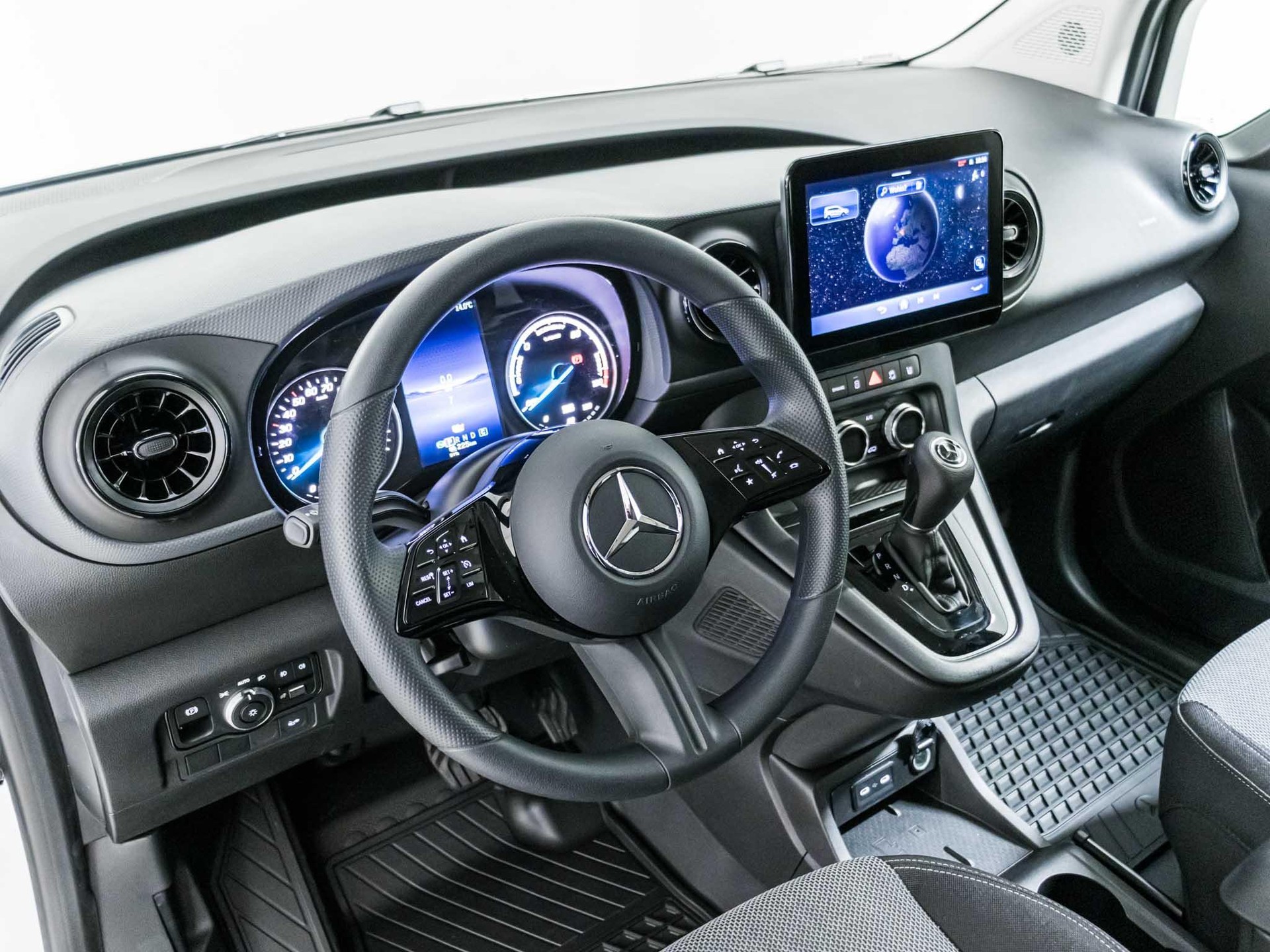 MERCEDES-BENZ eCitan Kasten BASE Standard-image-7