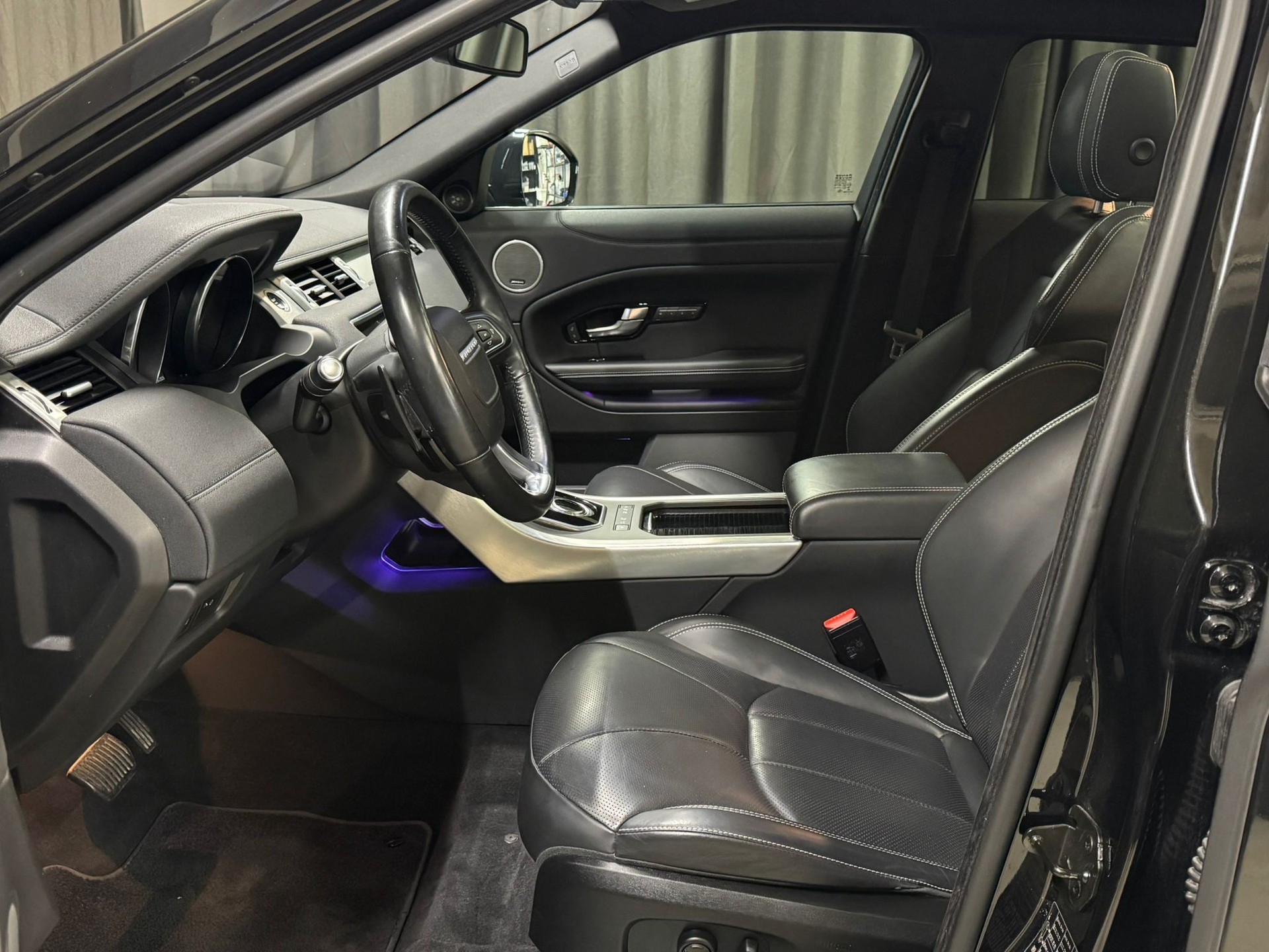 LAND ROVER Range Rover Evoque 2.0 Si4 SE Advantage AT9-image-10
