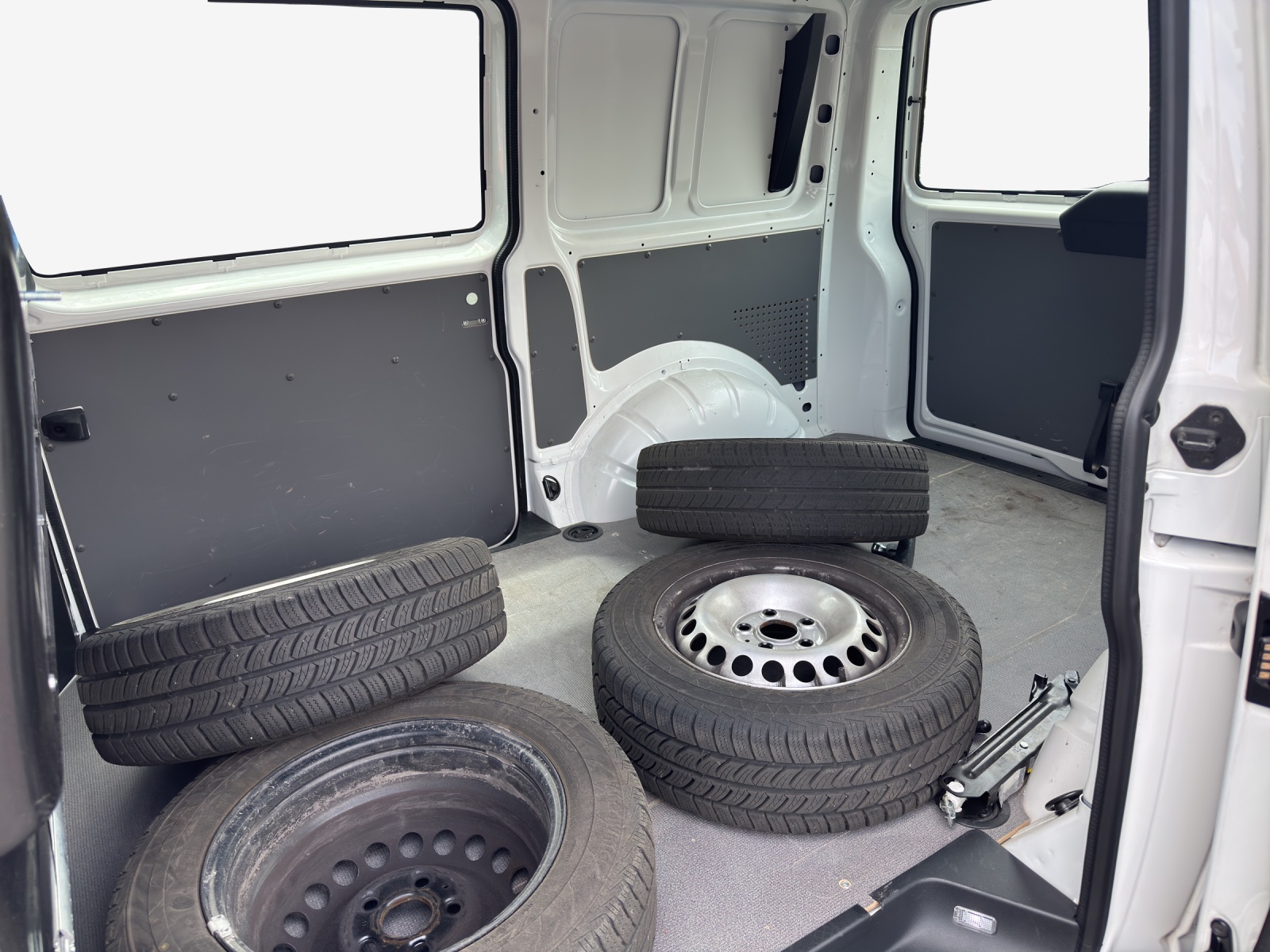 VW T6.1 2.0 TDI-image-11