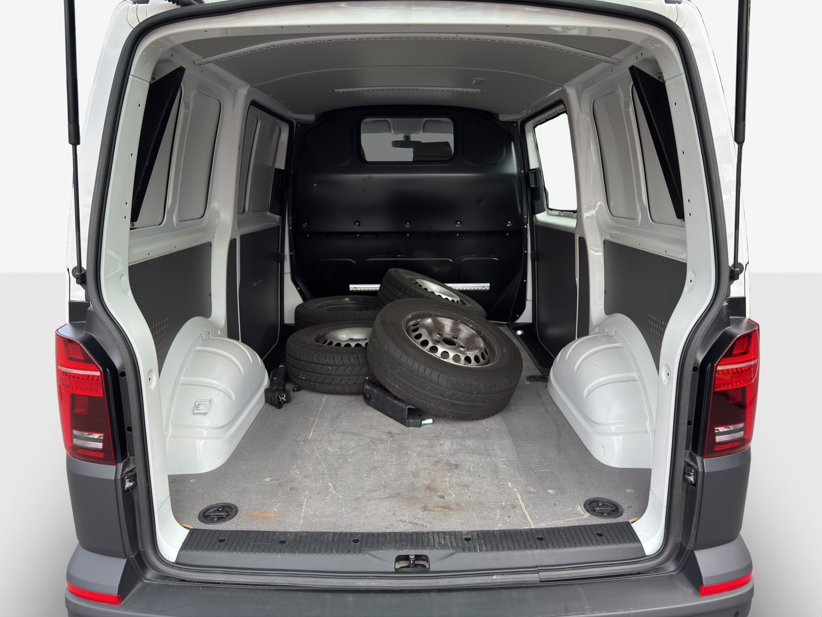 VW T6.1 2.0 TDI-image-12