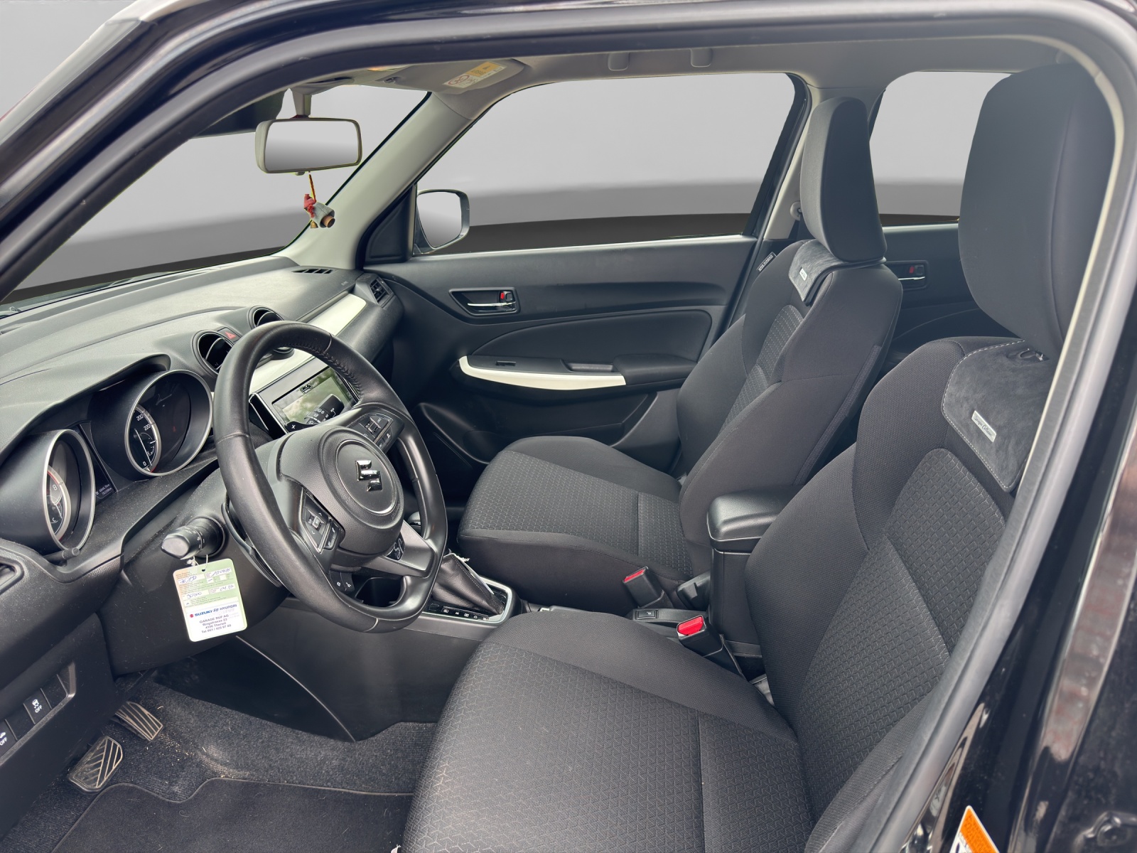 SUZUKI Swift 1.0 T Compact Top-image-9