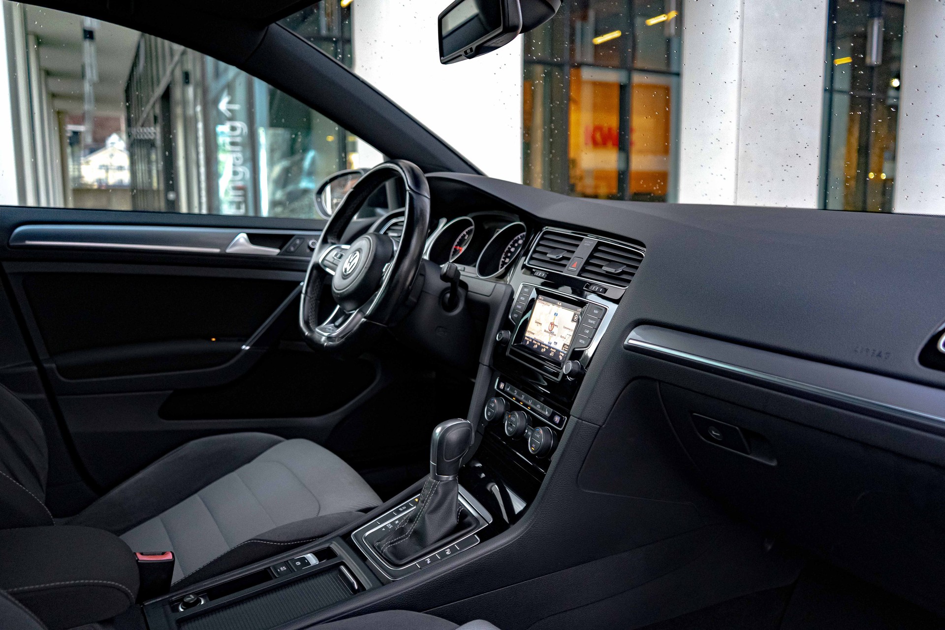 VW Golf 2.0 TDI Cup R-Line DSG-image-16