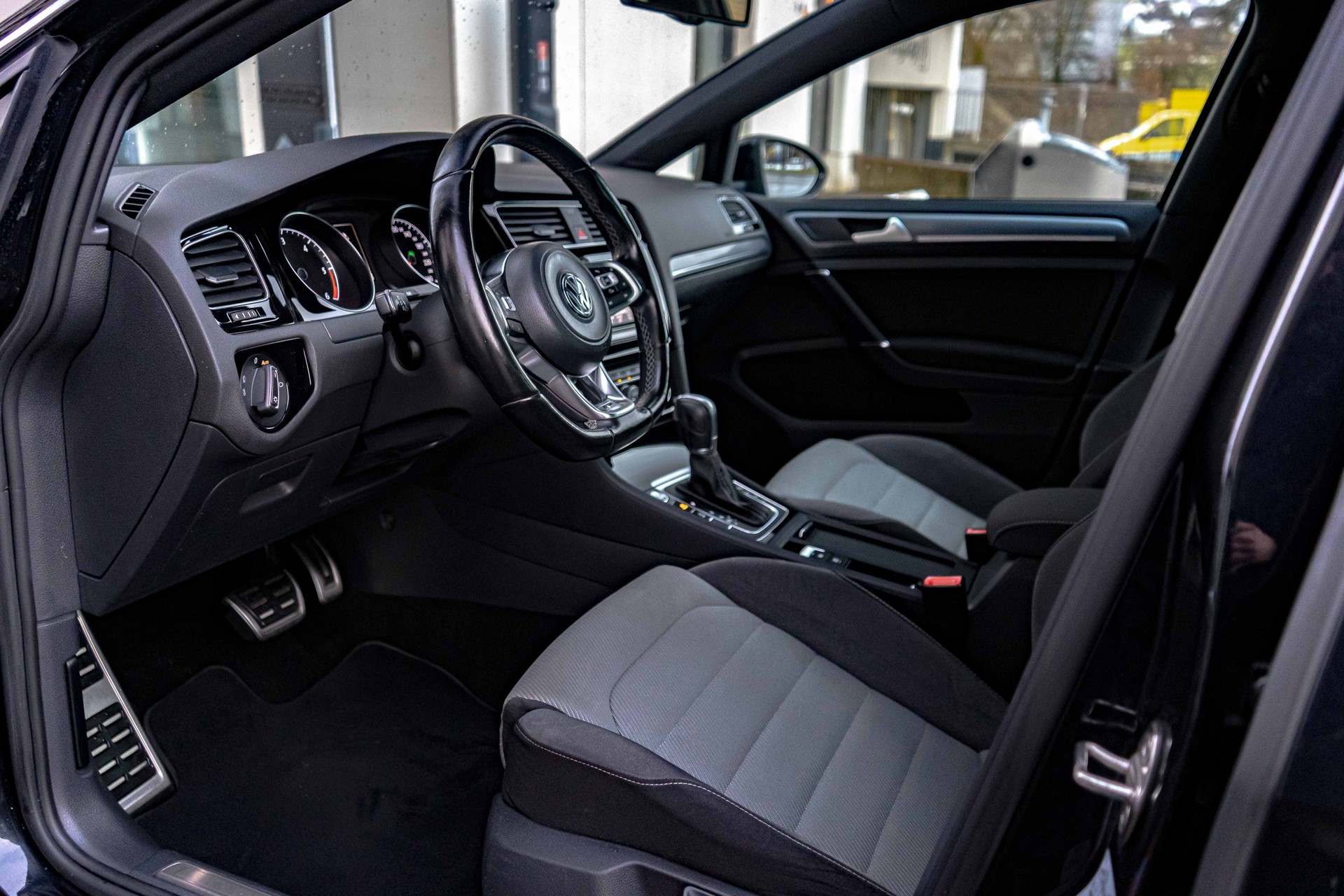 VW Golf 2.0 TDI Cup R-Line DSG-image-8