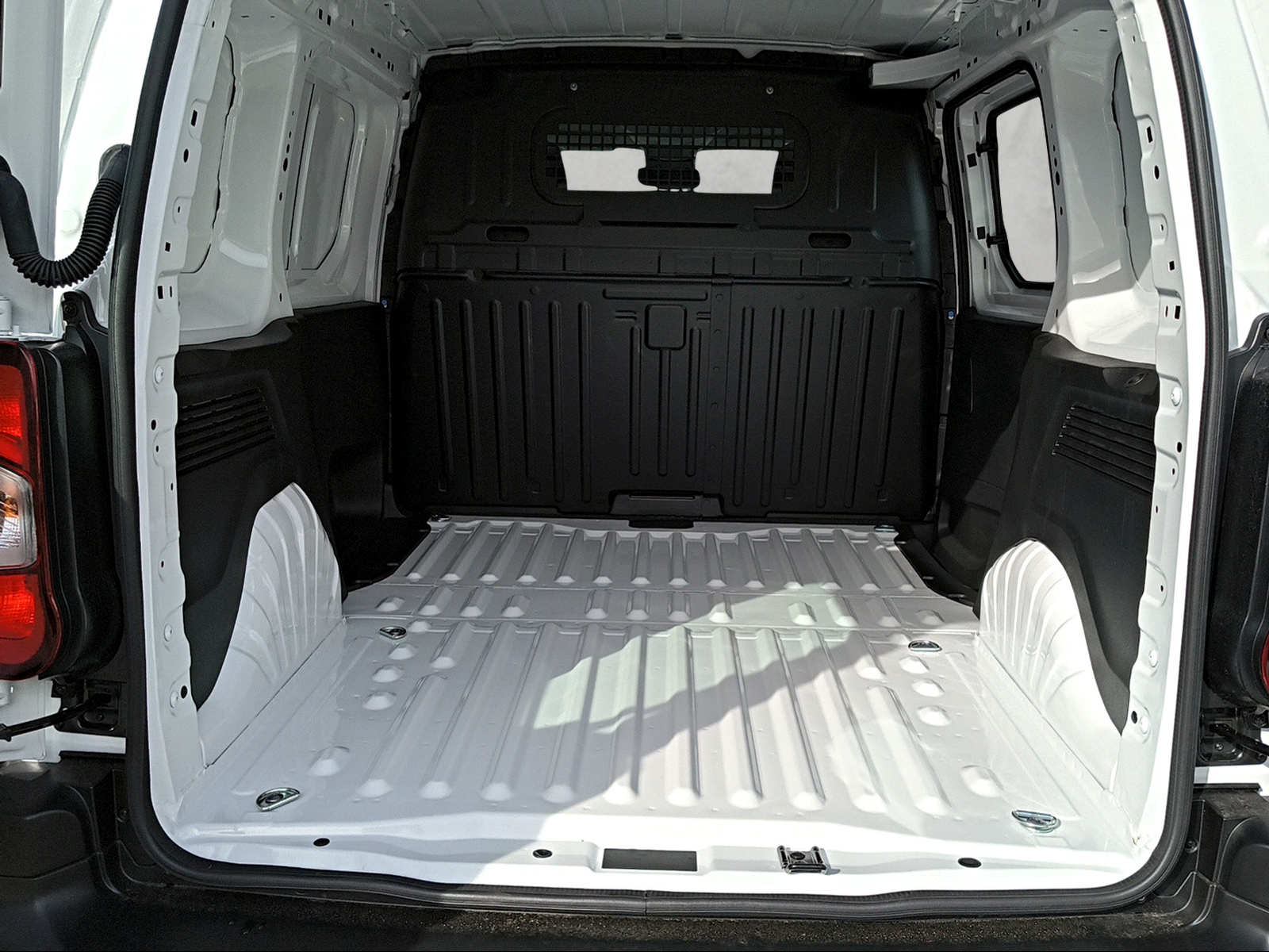 PEUGEOT Partner Kaw. 650 Standard 1.5 BlueHDI 130 S/S-image-9