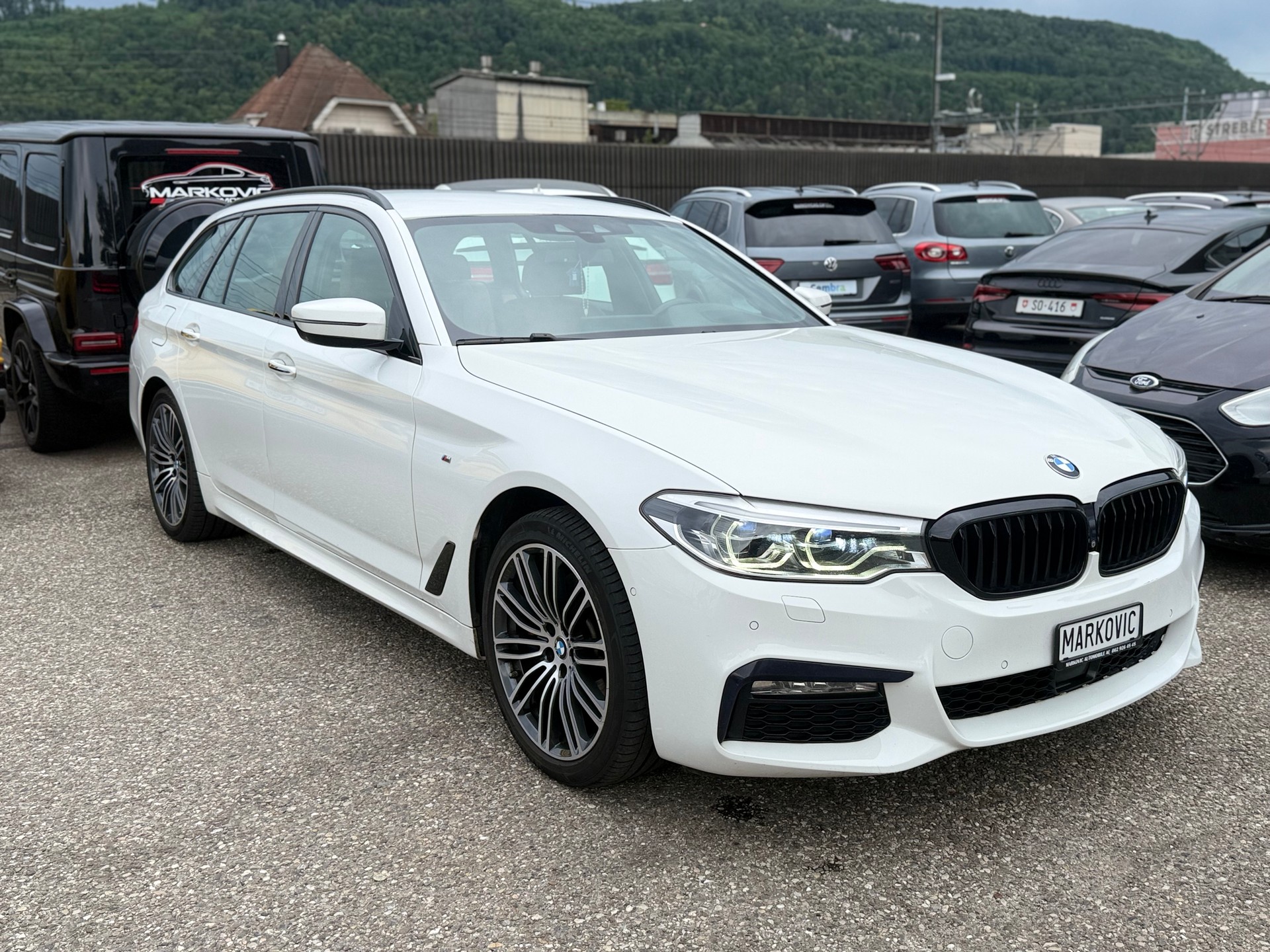BMW 530d xDrive Touring Sport Line Steptronic-image-2