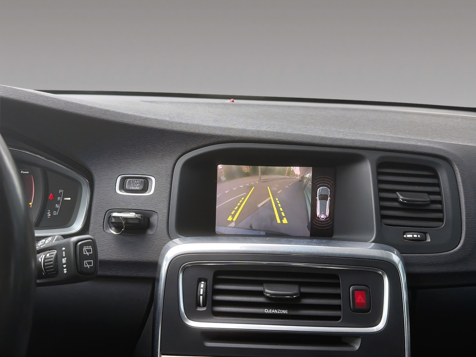 VOLVO V60 1.5 T3 Summum-image-11
