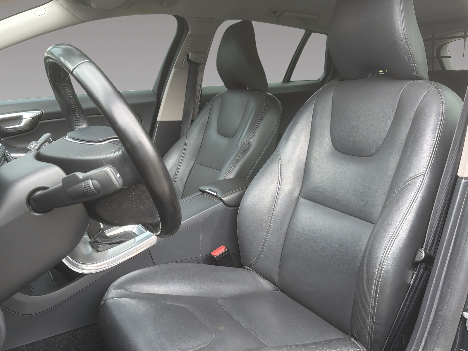 VOLVO V60 1.5 T3 Summum-image-5
