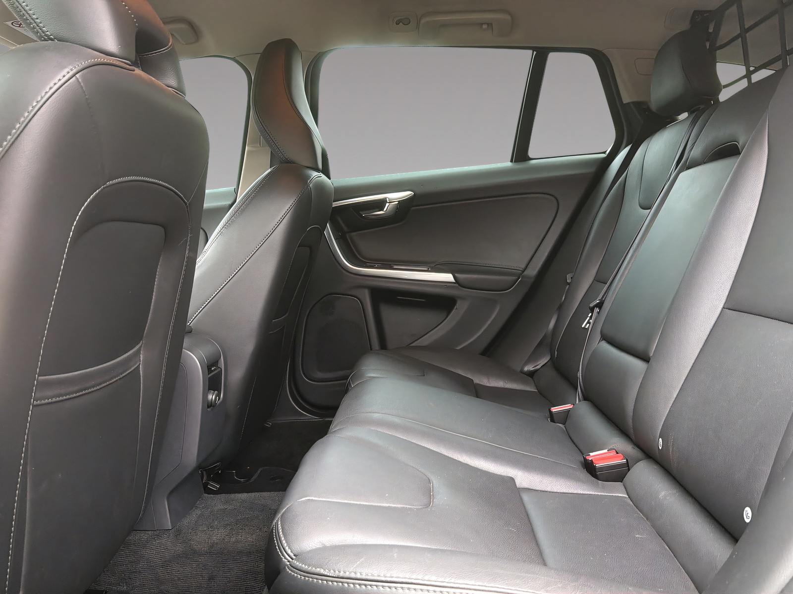 VOLVO V60 1.5 T3 Summum-image-15