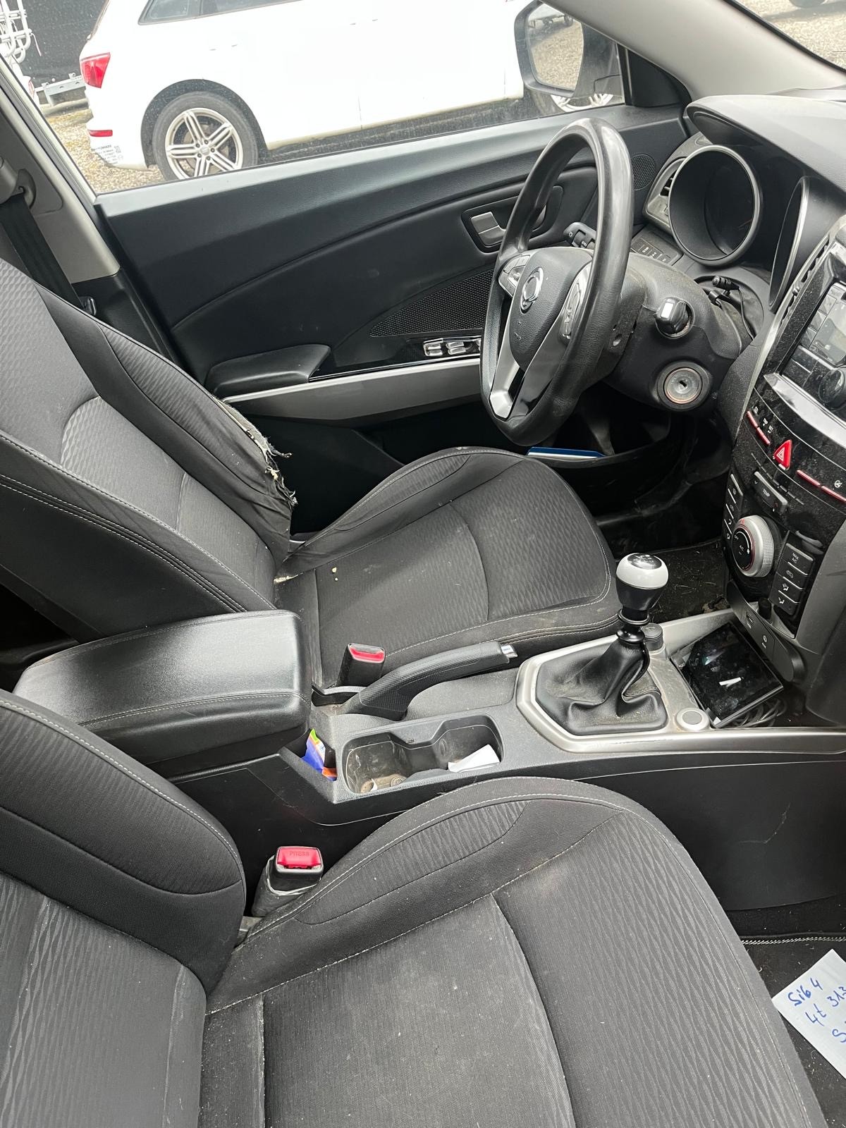 KGM-SsangYong Tivoli 1.6 eXDi Cityscape 4WD-image-4
