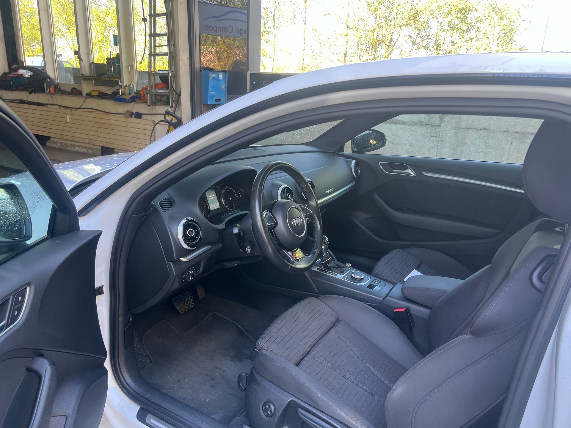 AUDI A3 1.8 TFSI Ambition quattro S-tronic-image-6