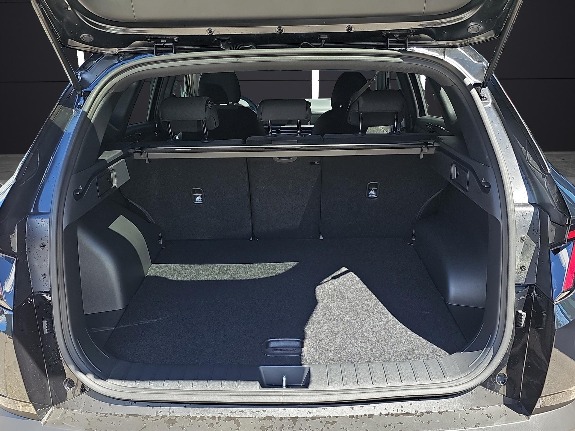 HYUNDAI Tucson 1.6 T-GDi HEV Origo Blackline 4WD-image-12