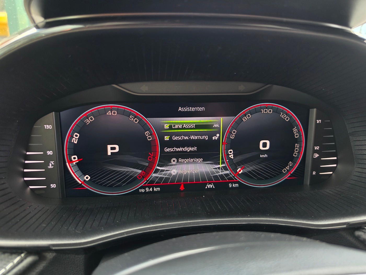 SKODA Fabia 1.5 TSI 130 DSG-image-14