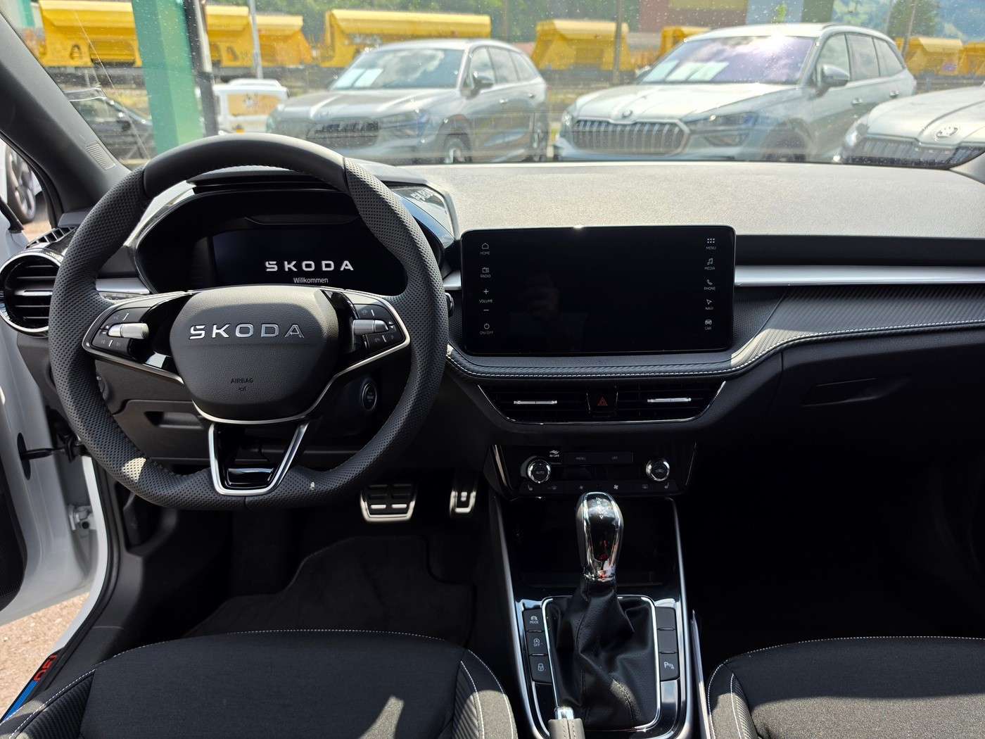 SKODA Fabia 1.5 TSI 130 DSG-image-8