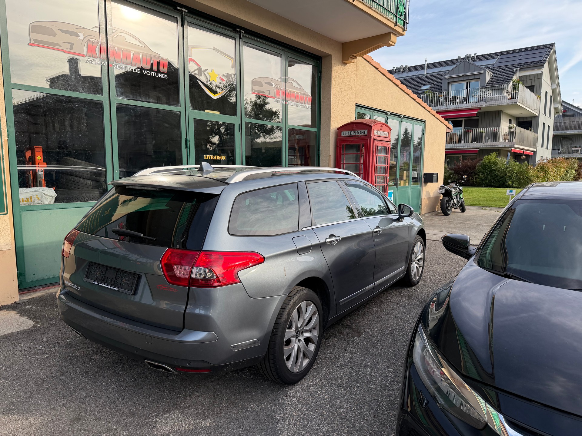CITROEN C5 Tourer 2.2 HDi Exclusive Automatic-image-2