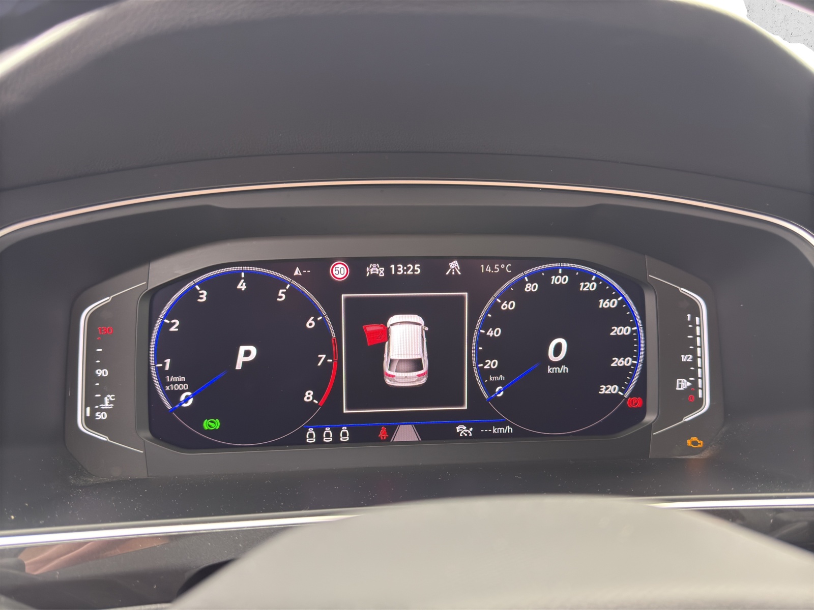 VW Tiguan 2.0TSI R 4Motion DSG-image-10