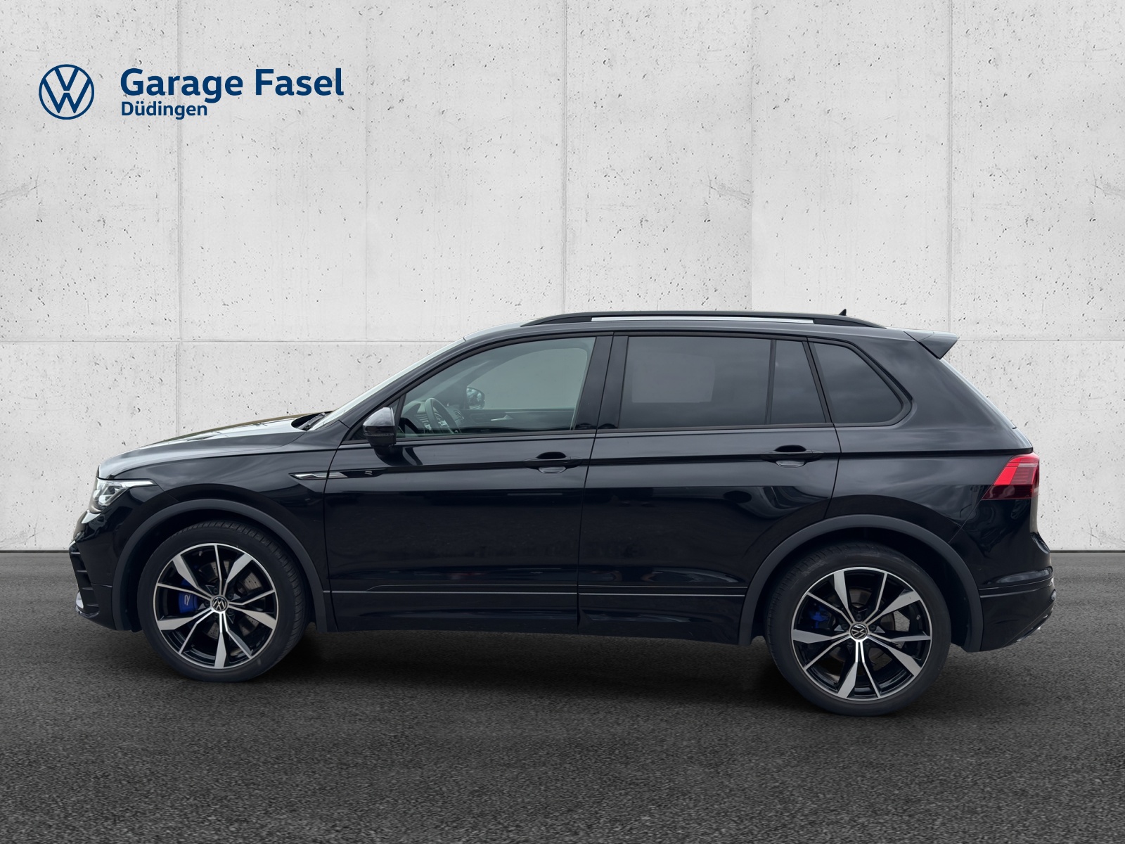 VW Tiguan 2.0TSI R 4Motion DSG-showroom-element-1