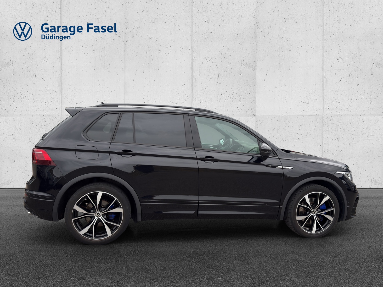 VW Tiguan 2.0TSI R 4Motion DSG-image-5