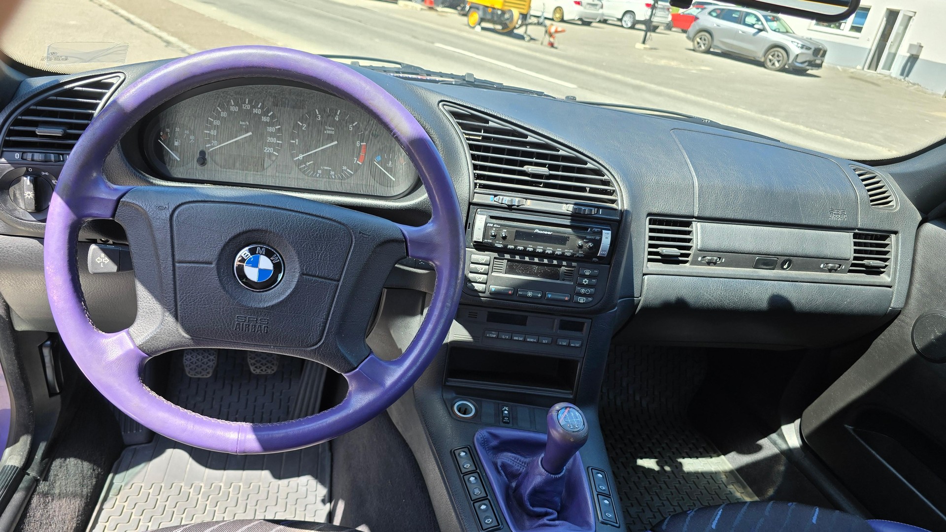 BMW 3er Reihe E36 Cabriolet 318i-image-10