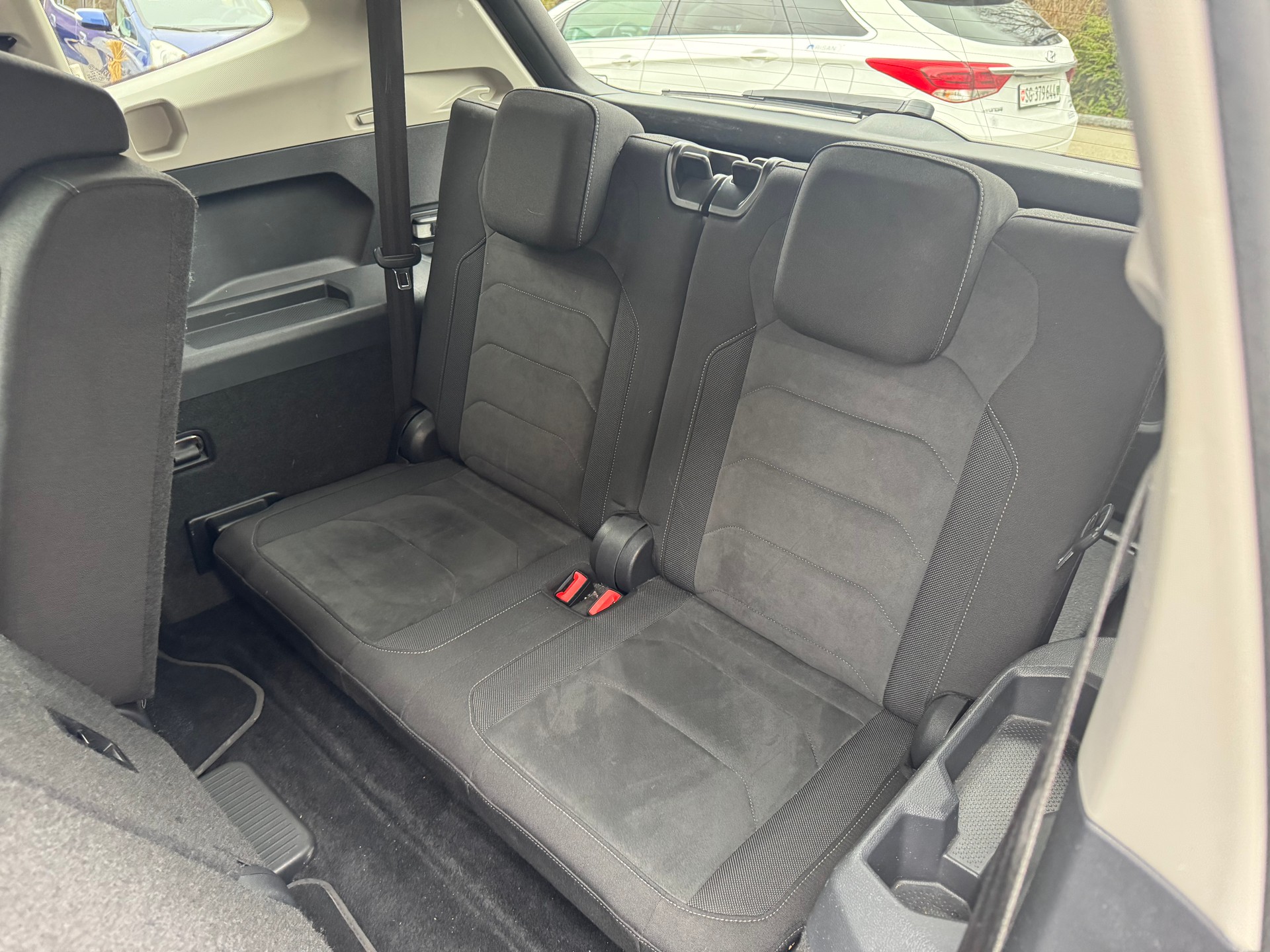 VW Tiguan Allspace 2.0TSI Highline 4Motion DSG-image-11