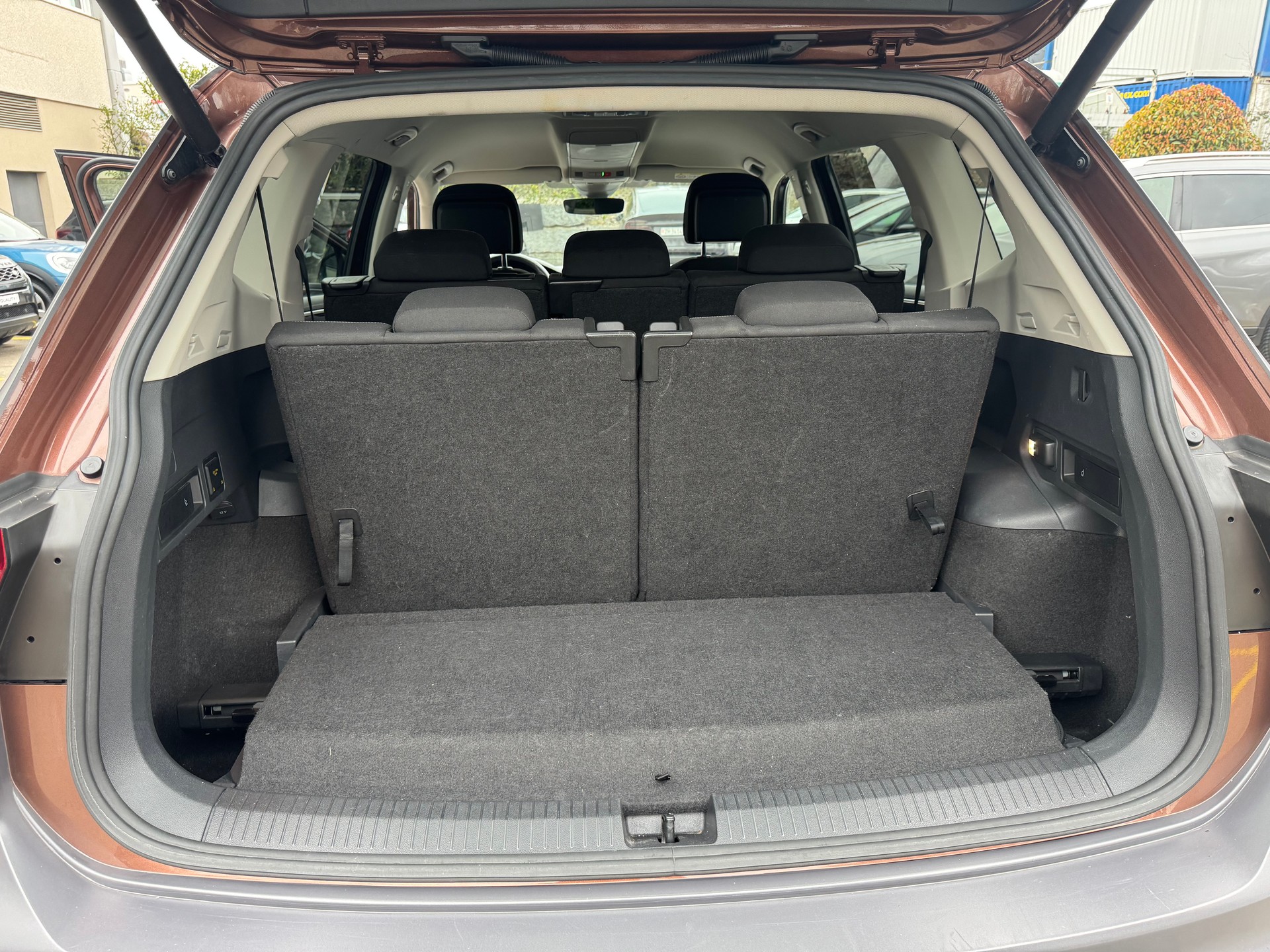 VW Tiguan Allspace 2.0TSI Highline 4Motion DSG-image-9