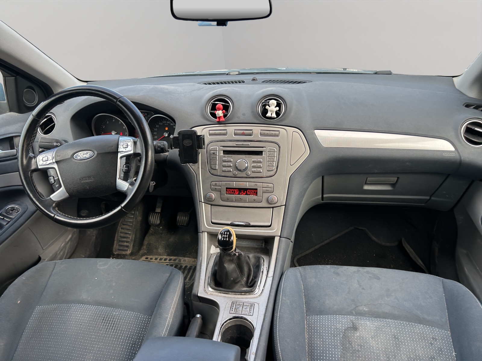 FORD Mondeo 2.0i 16V Carving-image-11