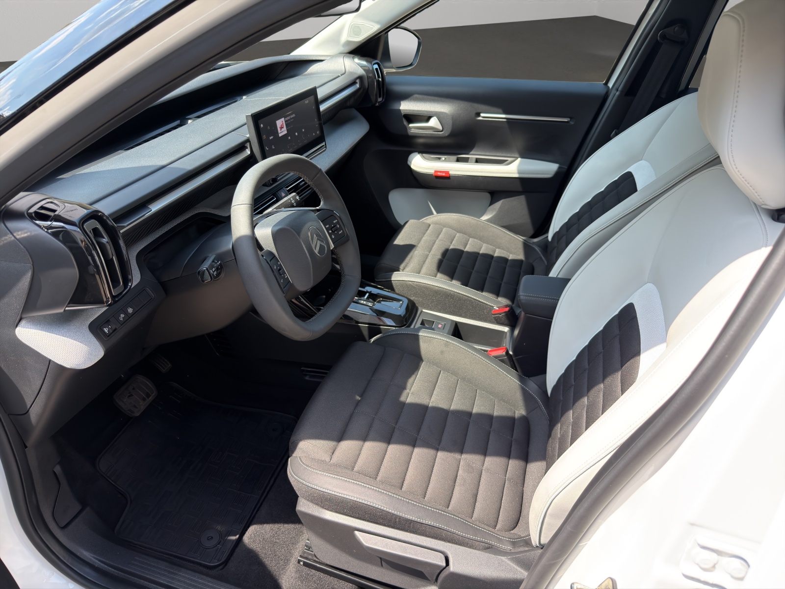 CITROEN e-C3 Aircross 54kWh Plus-image-3
