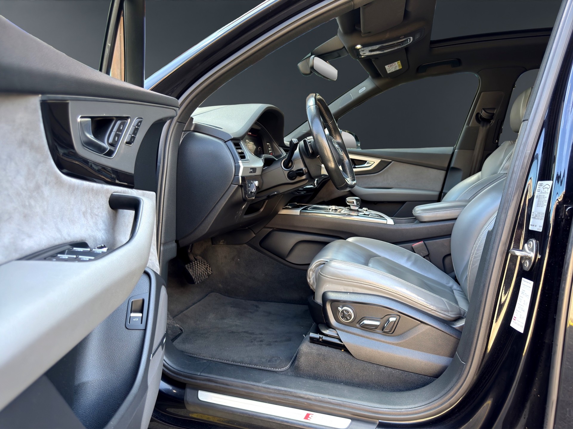 AUDI Q7 3.0 TDI quattro tiptronic-image-8