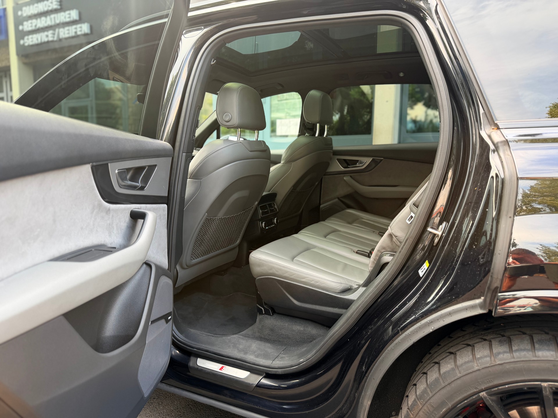 AUDI Q7 3.0 TDI quattro tiptronic-image-11
