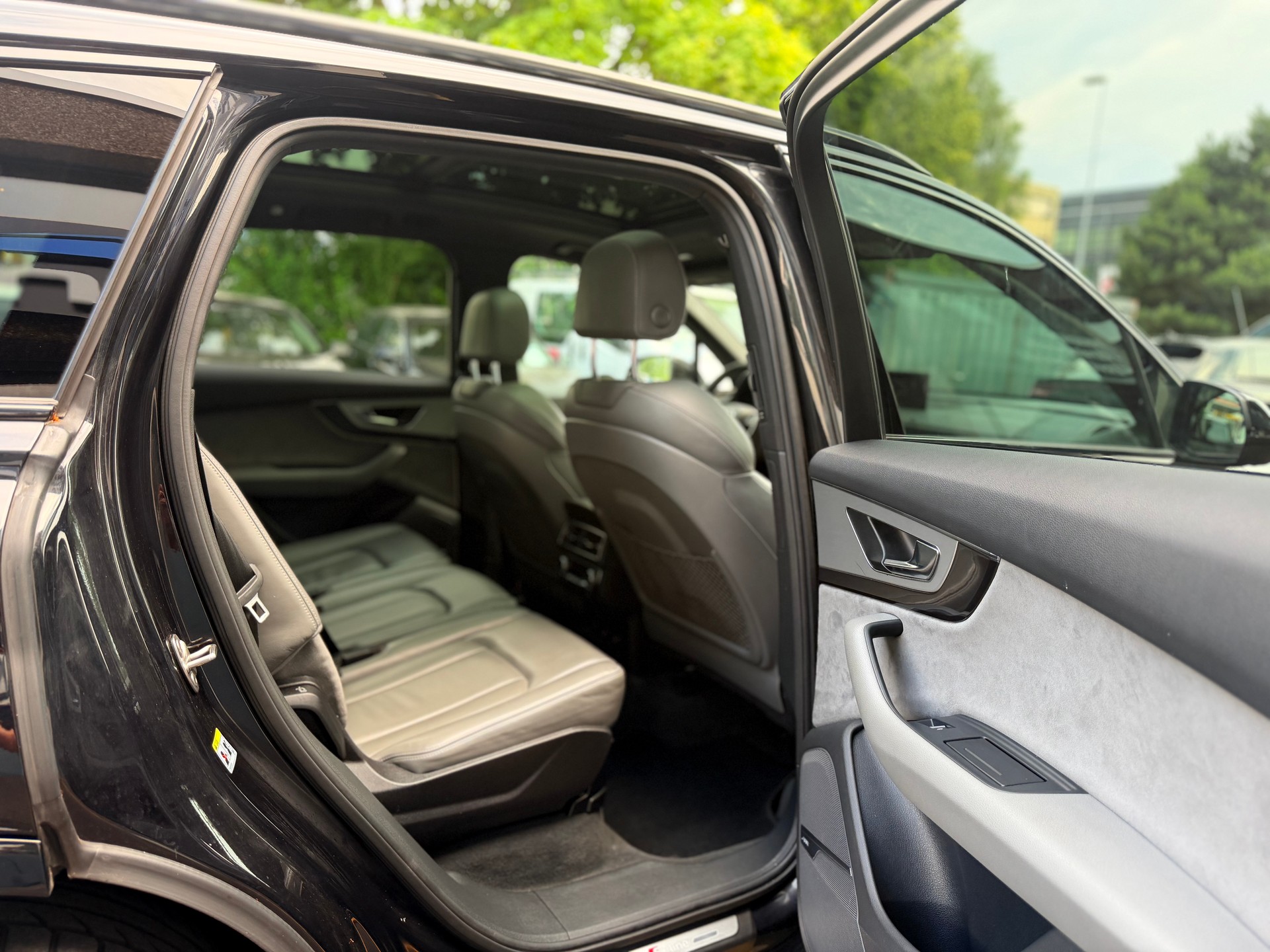 AUDI Q7 3.0 TDI quattro tiptronic-image-15