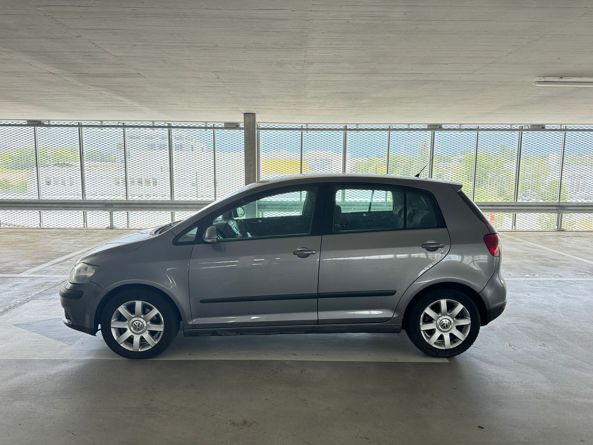 VW Golf Plus-image-4