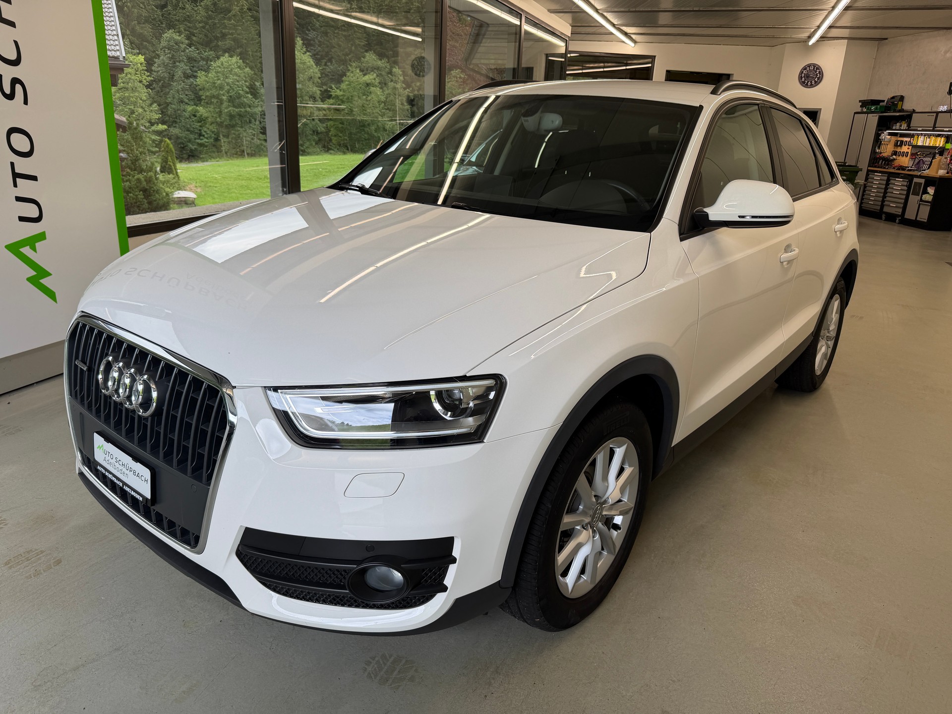 AUDI Q3 2.0 TFSI quattro S-tronic-image-8