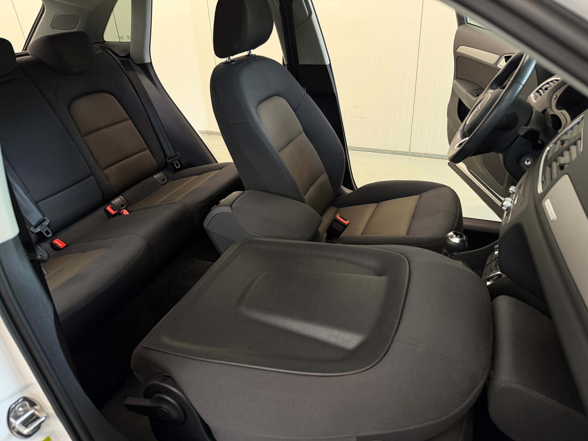 AUDI Q3 2.0 TFSI quattro S-tronic-image-17