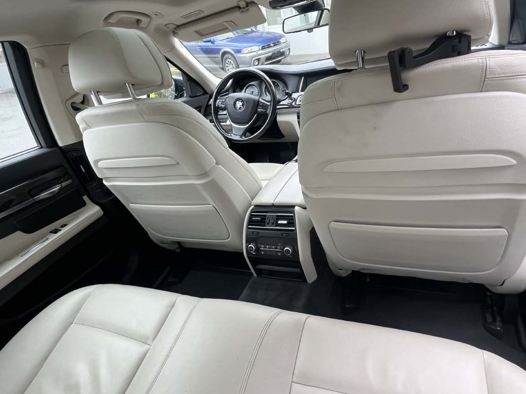 BMW 730d xDrive-image-5