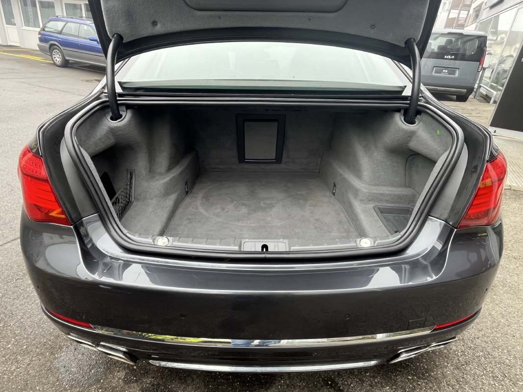 BMW 730d xDrive-image-4