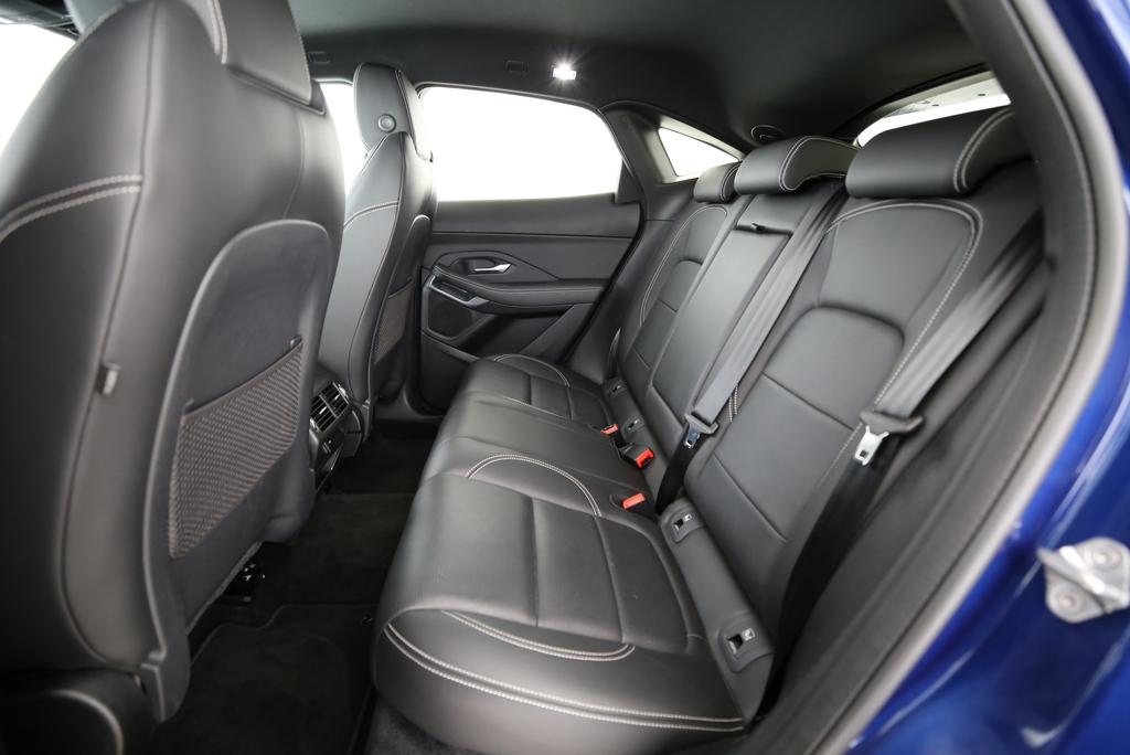 JAGUAR E-Pace 1.5 T 300e R-Dynamic S AWD-image-11