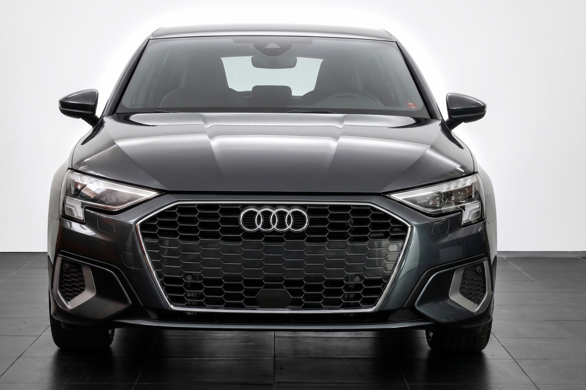 AUDI A3 Sportback 40 TFSI e Attraction S-tronic-showroom-element-1