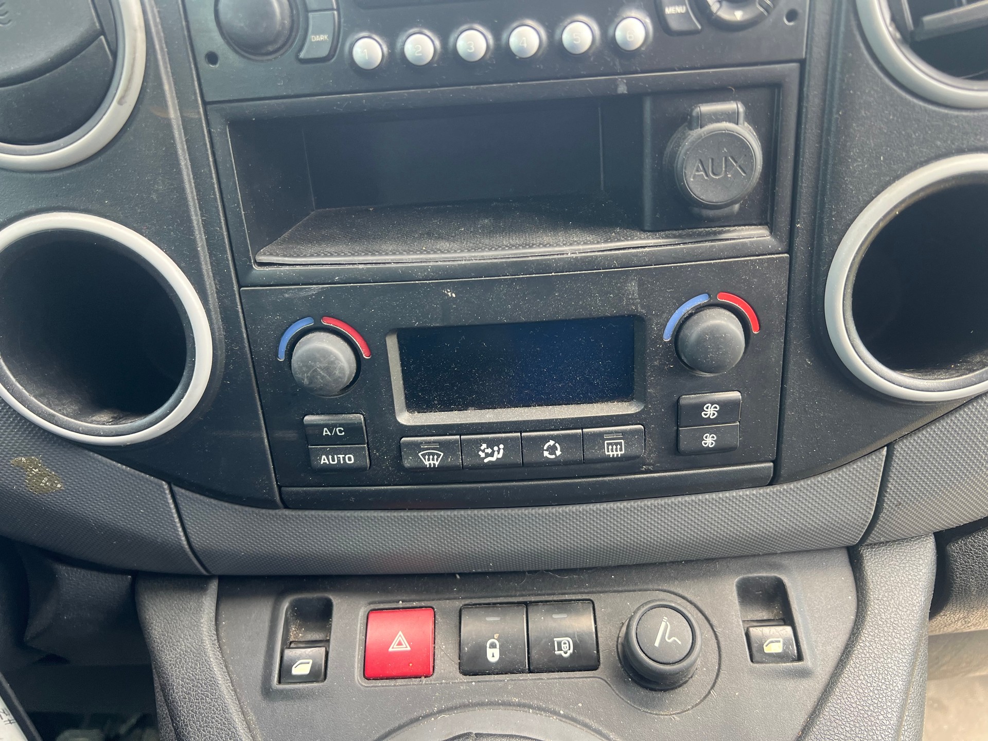 CITROEN Berlingo 1.6 HDi 600 Komfort (Confort)-image-9