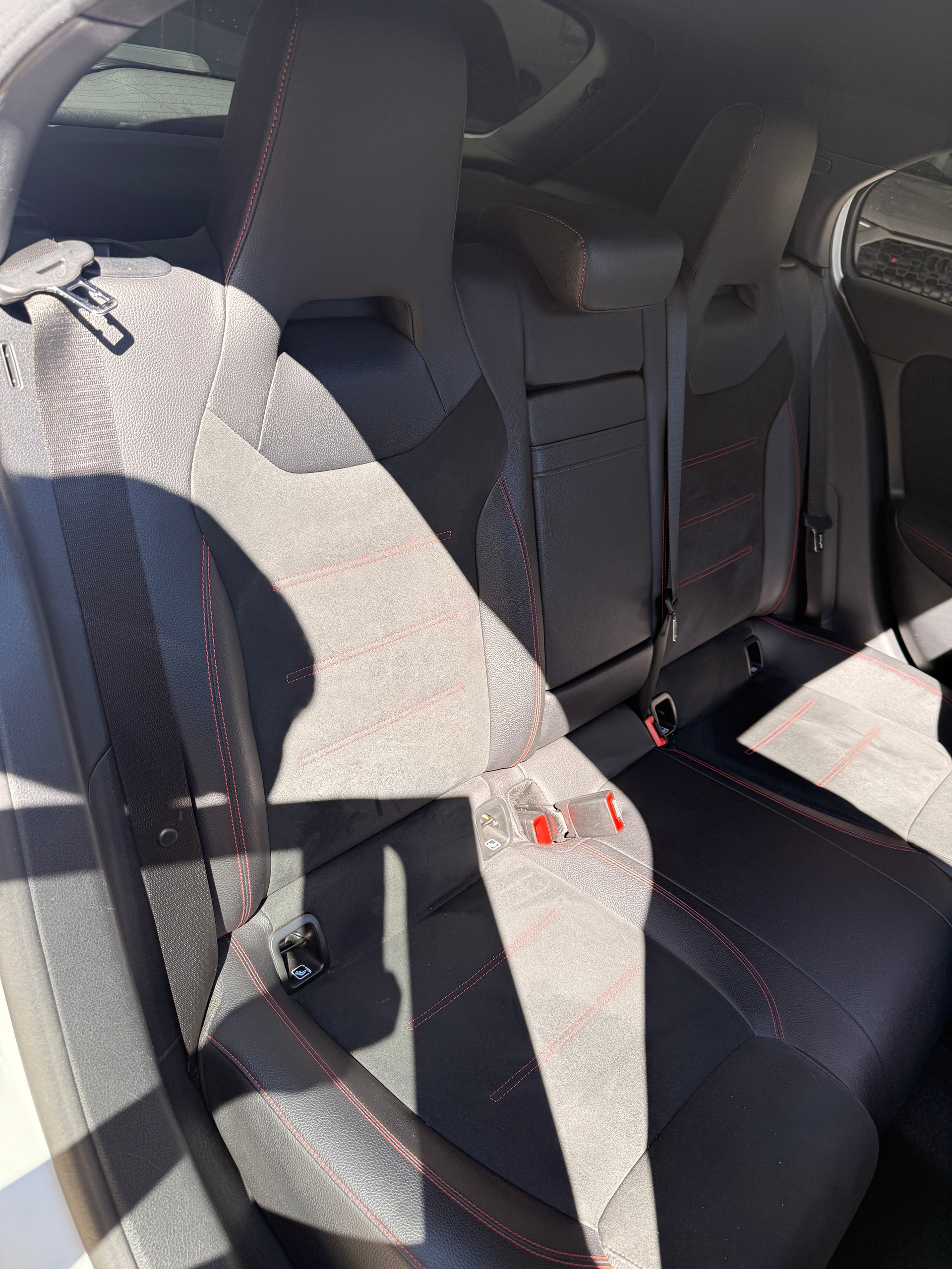 MERCEDES-BENZ A 220 Style 7G-DCT-image-19