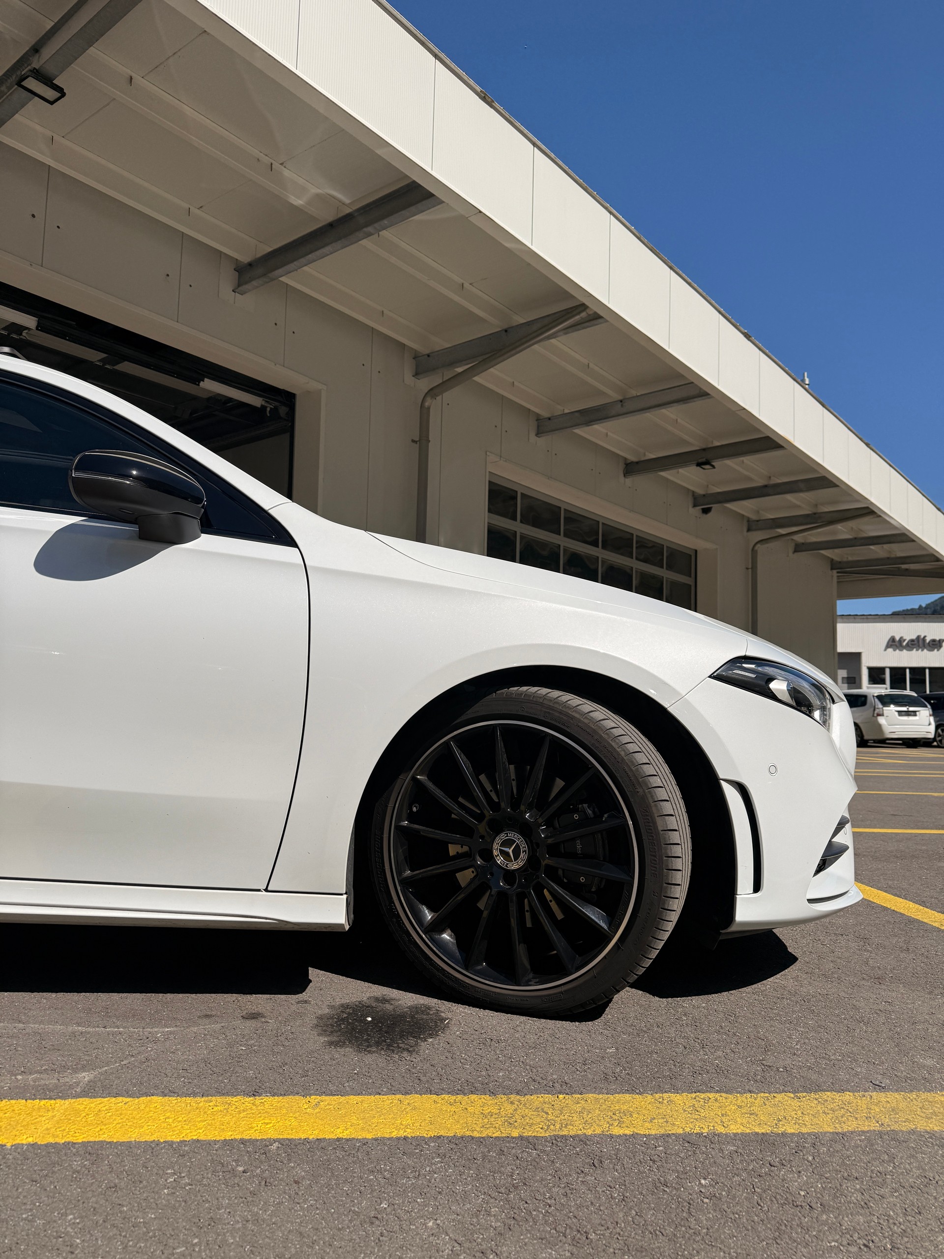 MERCEDES-BENZ A 220 Style 7G-DCT-image-4