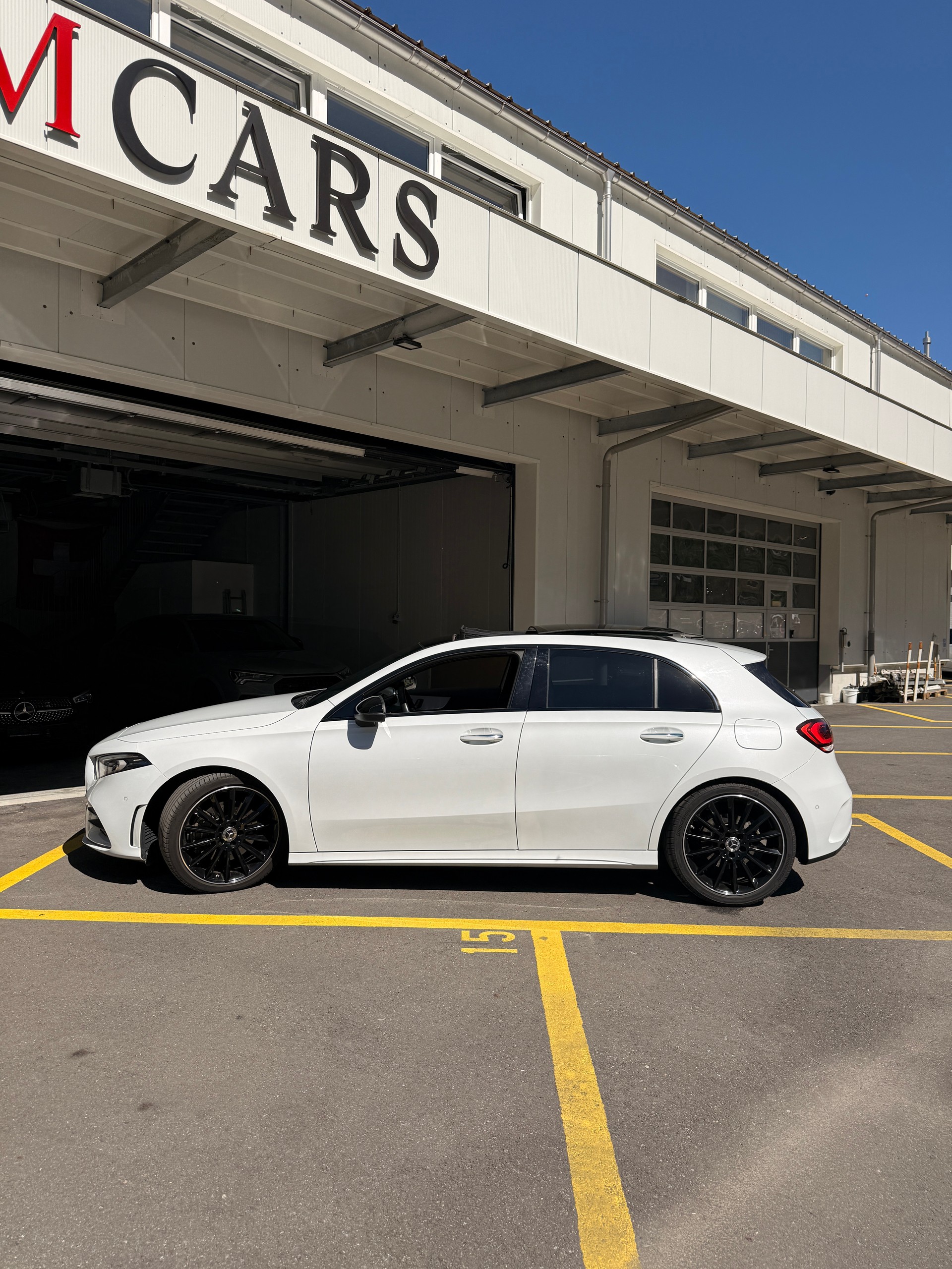 MERCEDES-BENZ A 220 Style 7G-DCT-image-12
