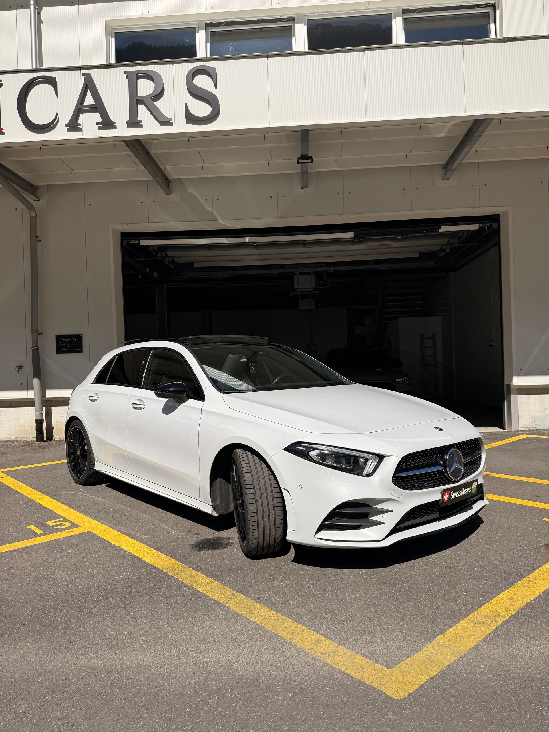 MERCEDES-BENZ A 220 Style 7G-DCT-image-2