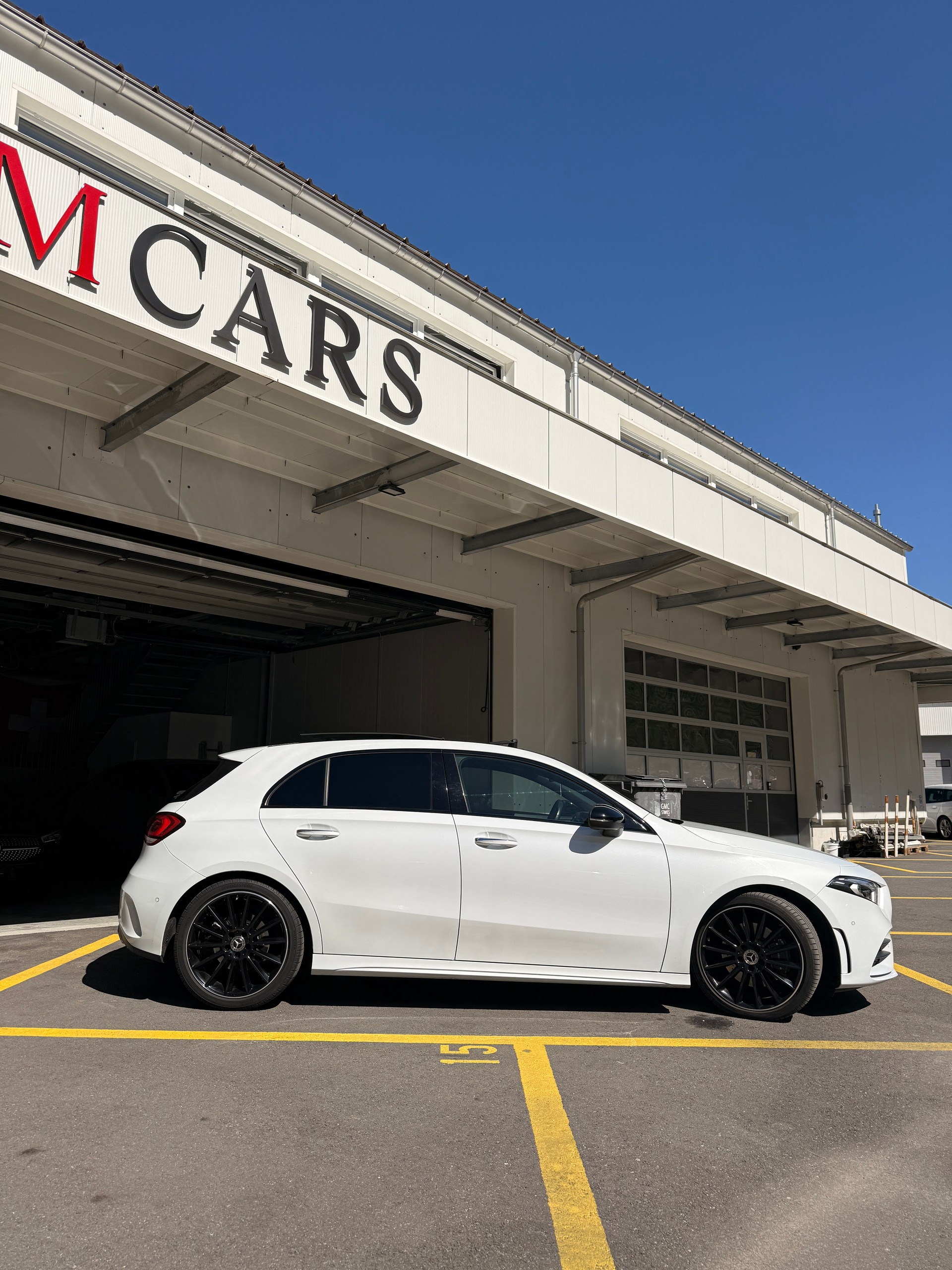 MERCEDES-BENZ A 220 Style 7G-DCT-image-3