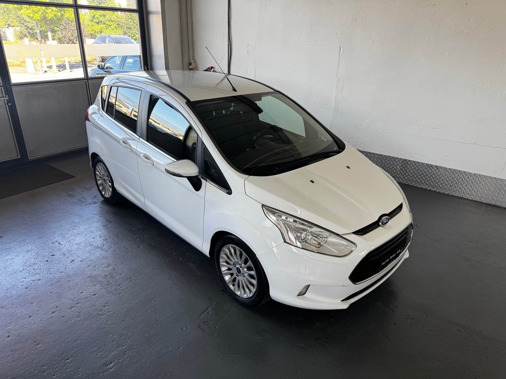 FORD B-Max 1.6 Ti-VCT Trend PowerShift-image-0