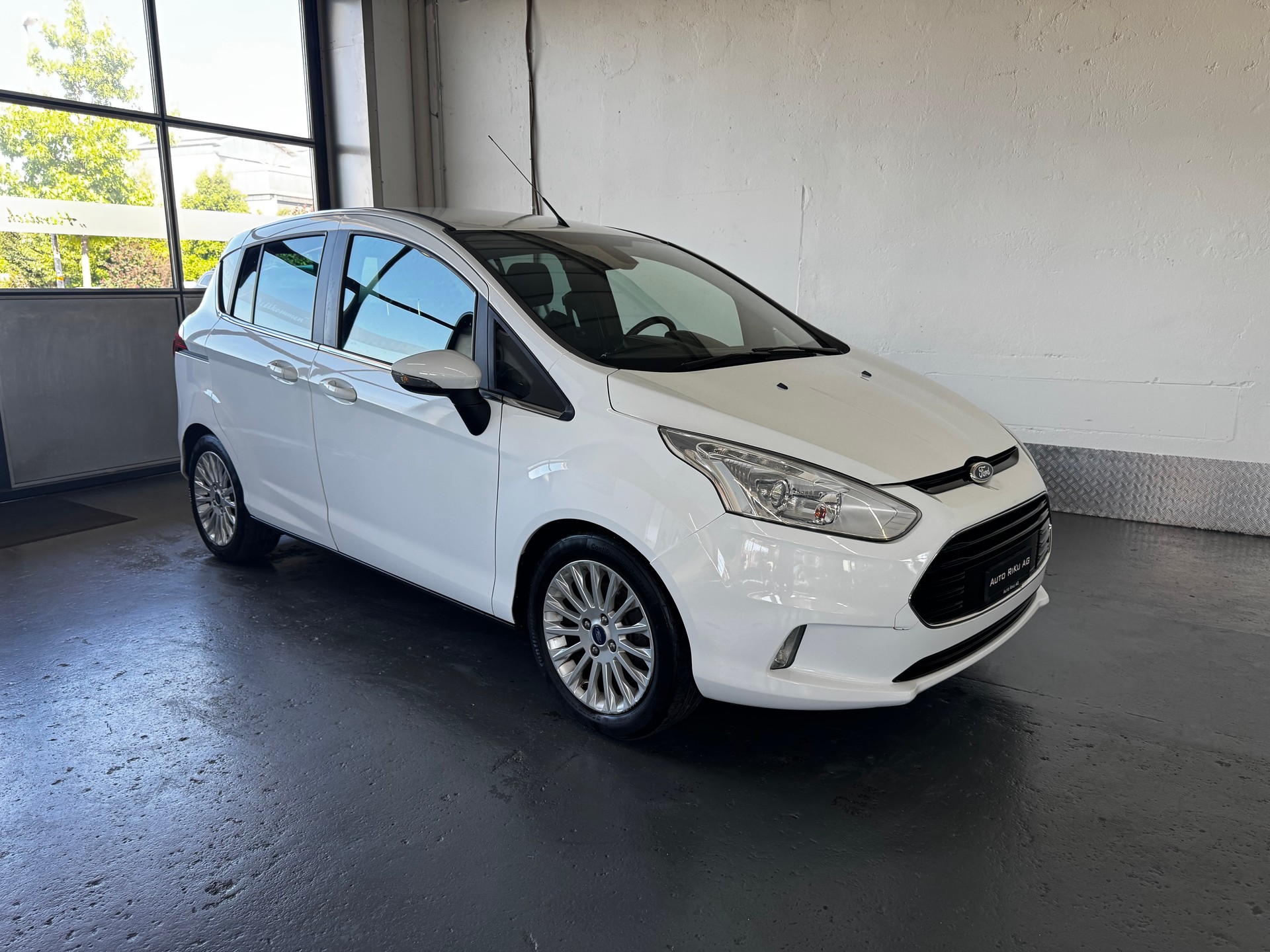 FORD B-Max 1.6 Ti-VCT Trend PowerShift-image-1