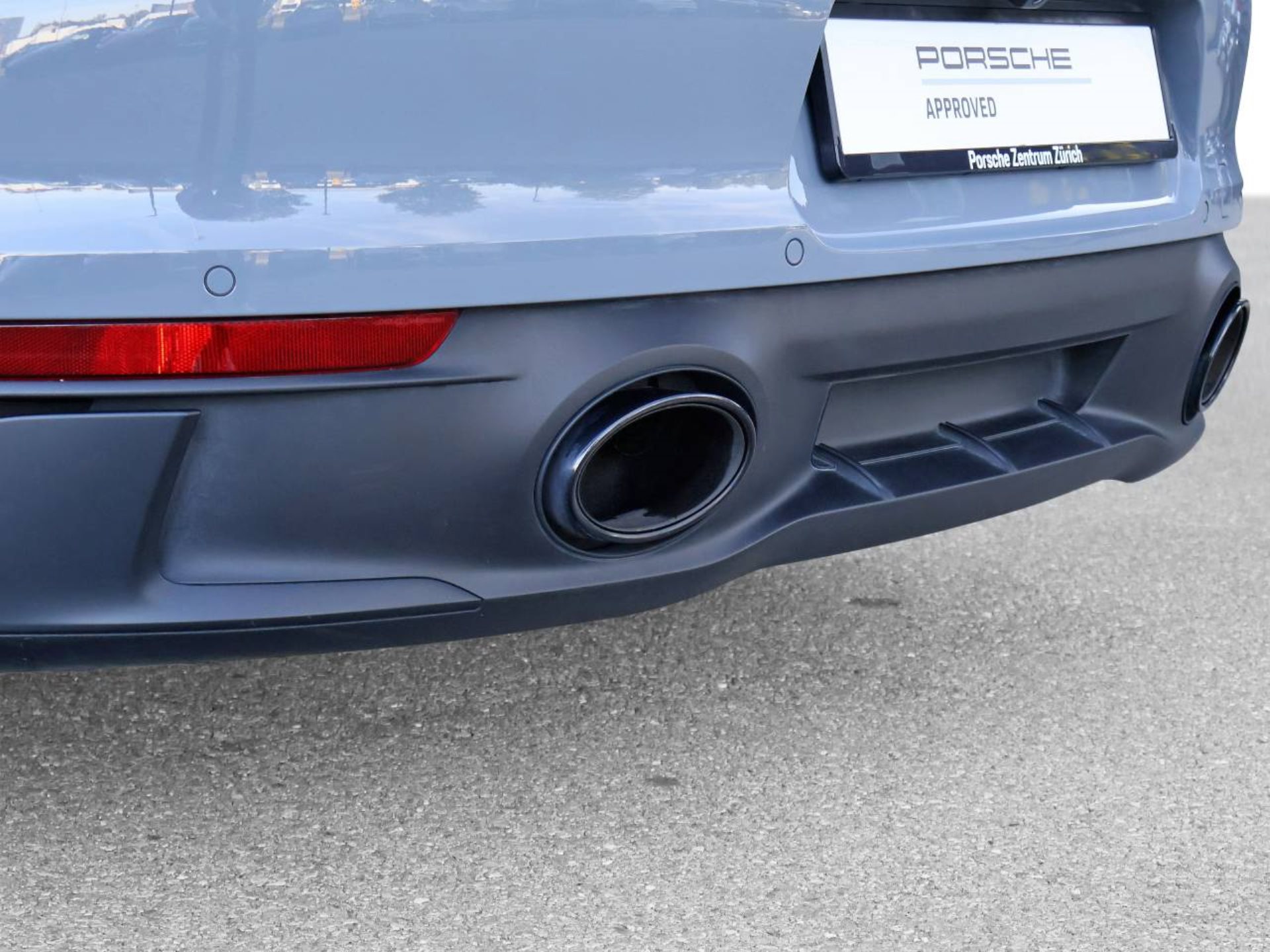 PORSCHE 911 Carrera 4 GTS-image-29